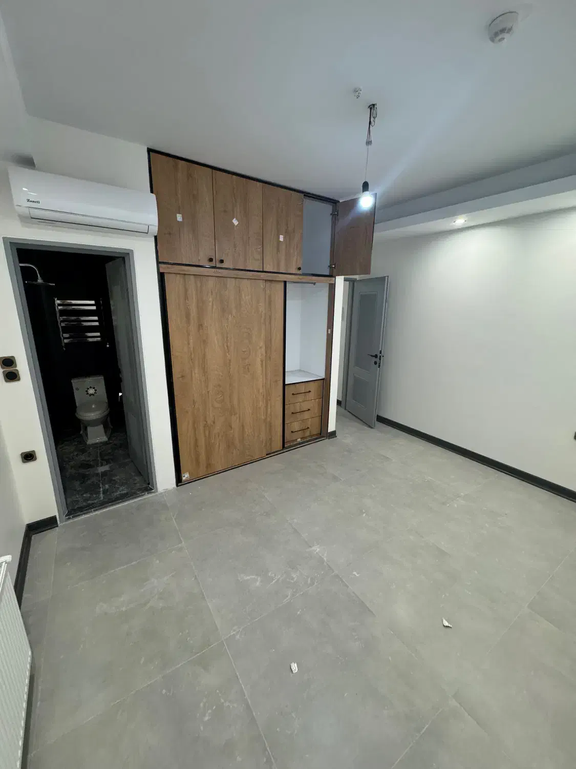 خ ولیعصر، امیربهادر،فروزش،۱۳۵ مترفول کلید نخورده