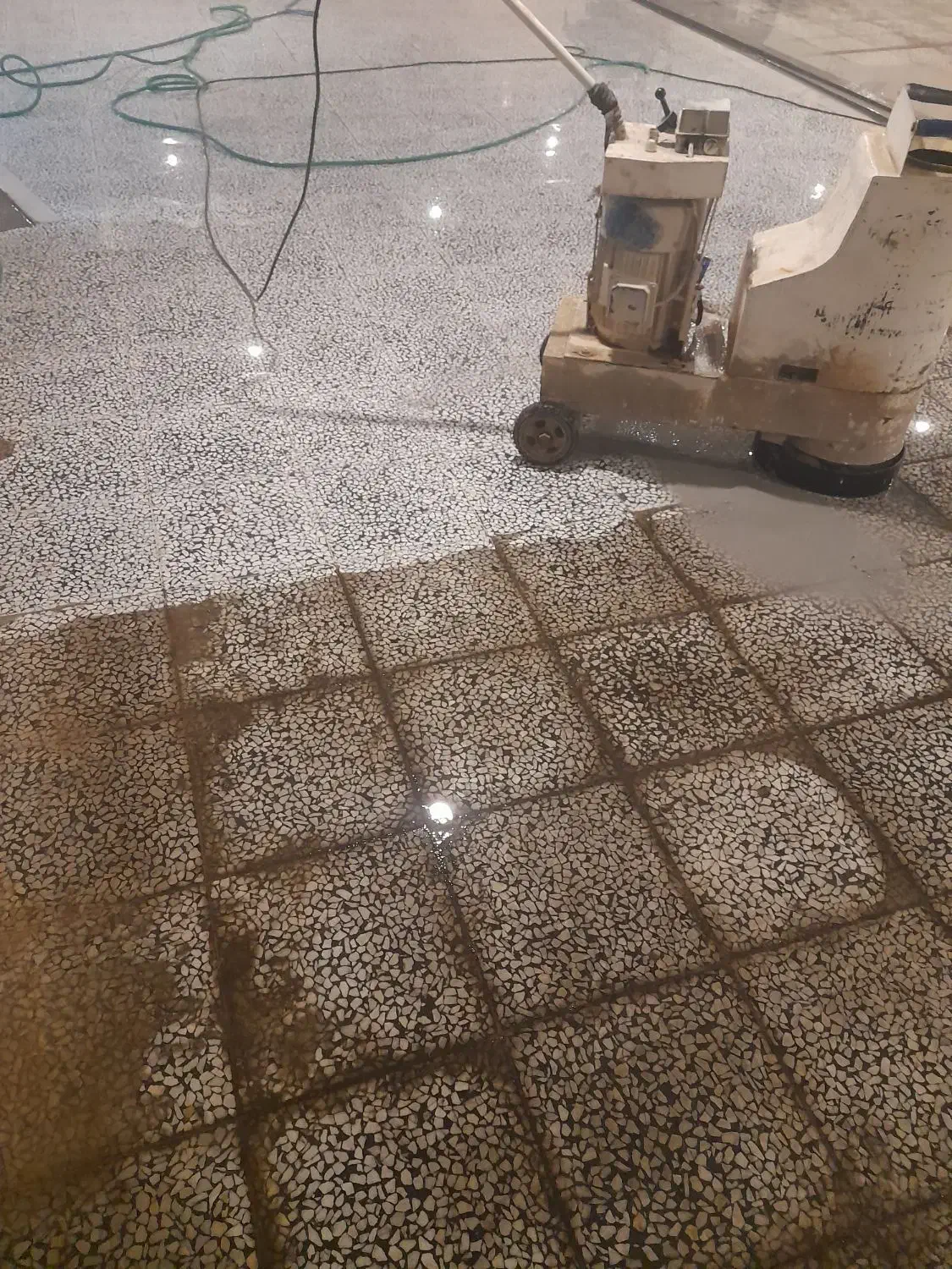 کاشی ساب.کاشی سابی.سنگ ساب.سنگ سابی.|خدمات نظافت|شیراز, شهرک فرهنگیان|دیوار