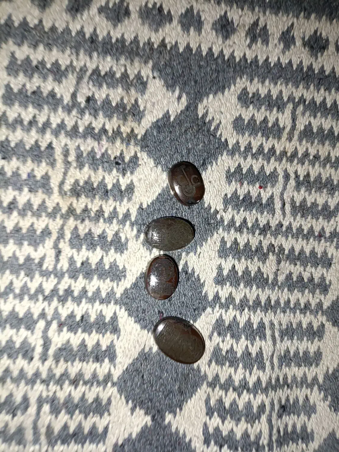 فروش حدید ، کهربا و سنگ خورشید|جواهرات|میبد, |دیوار