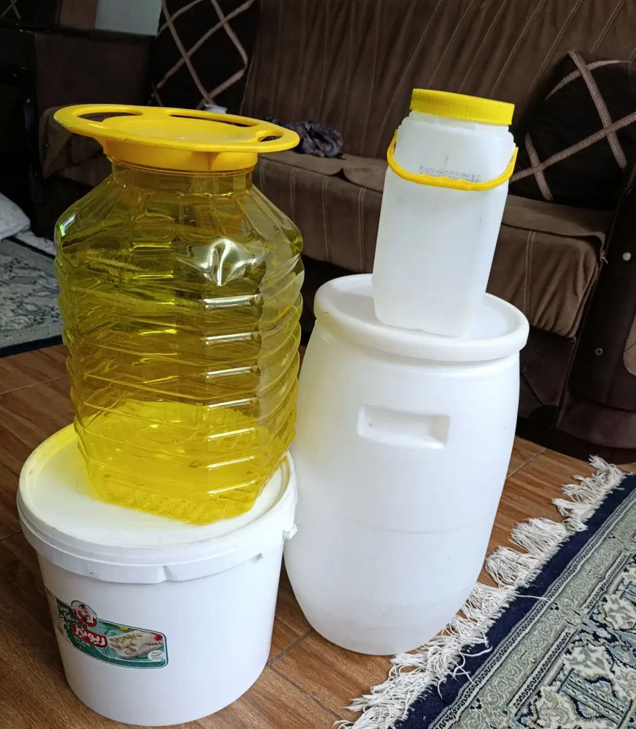 ظرف برای ترشی وخیارشور|ظروف نگهدارنده، پلاستیکی، یک‌بارمصرف|شاهین‌شهر, پارک بانک استان|دیوار