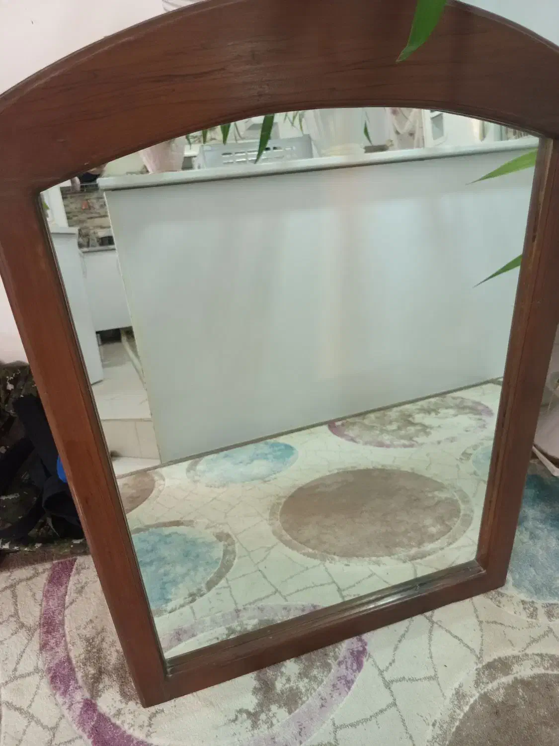 آینه چوب گردو.   گل بزرگ یک متر ونیم‌قد|آینه|گلبهار, شهر جدید گلبهار|دیوار