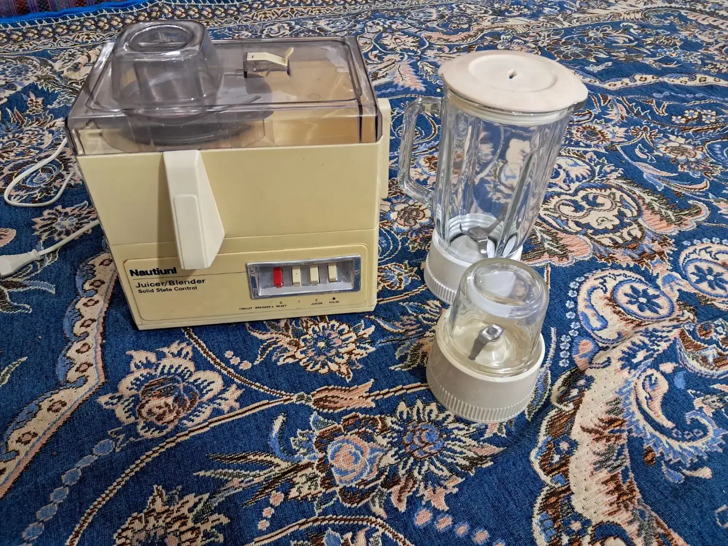 یک عد د آبمیوه گیری به فروش میرسد|آبمیوهگیر و آبمرکباتگیر|همدان, |دیوار