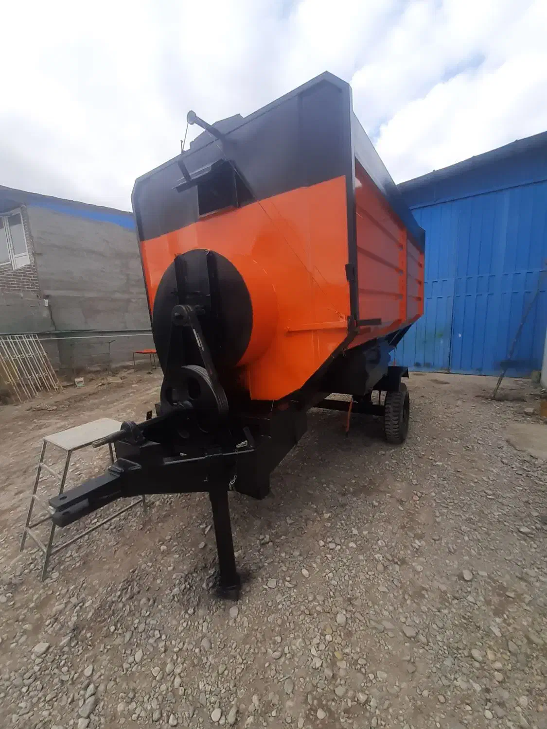 تولیدی مکنده کاه|خدمات پیشه و مهارت|شیروان (خراسان), |دیوار