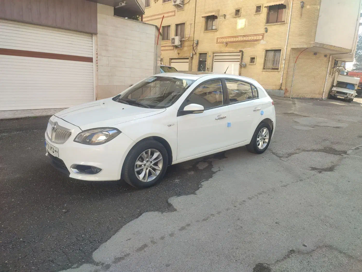 برلیانس 320 اتومات|خودرو سواری و وانت|رشت, استقامت ۱|دیوار