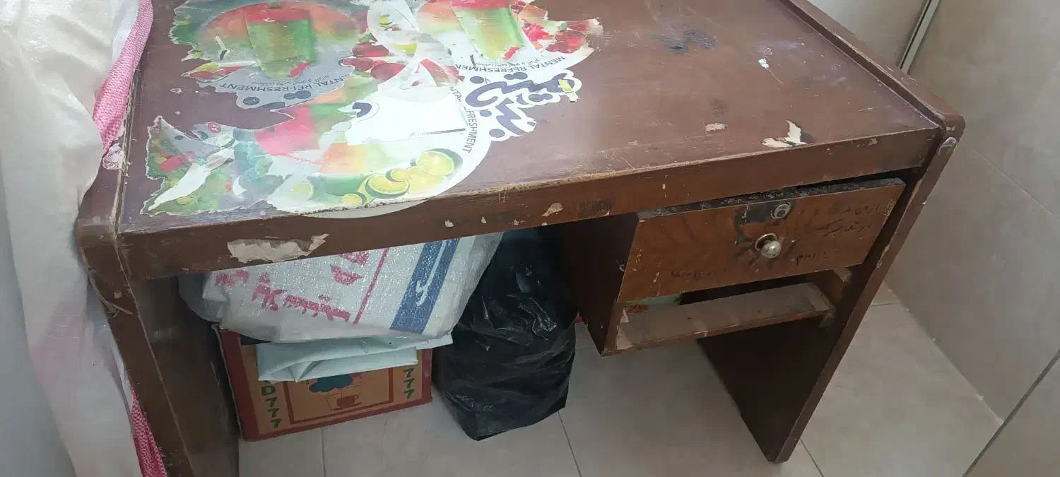 میز|میز تحریر و کامپیوتر|وحیدیه, |دیوار