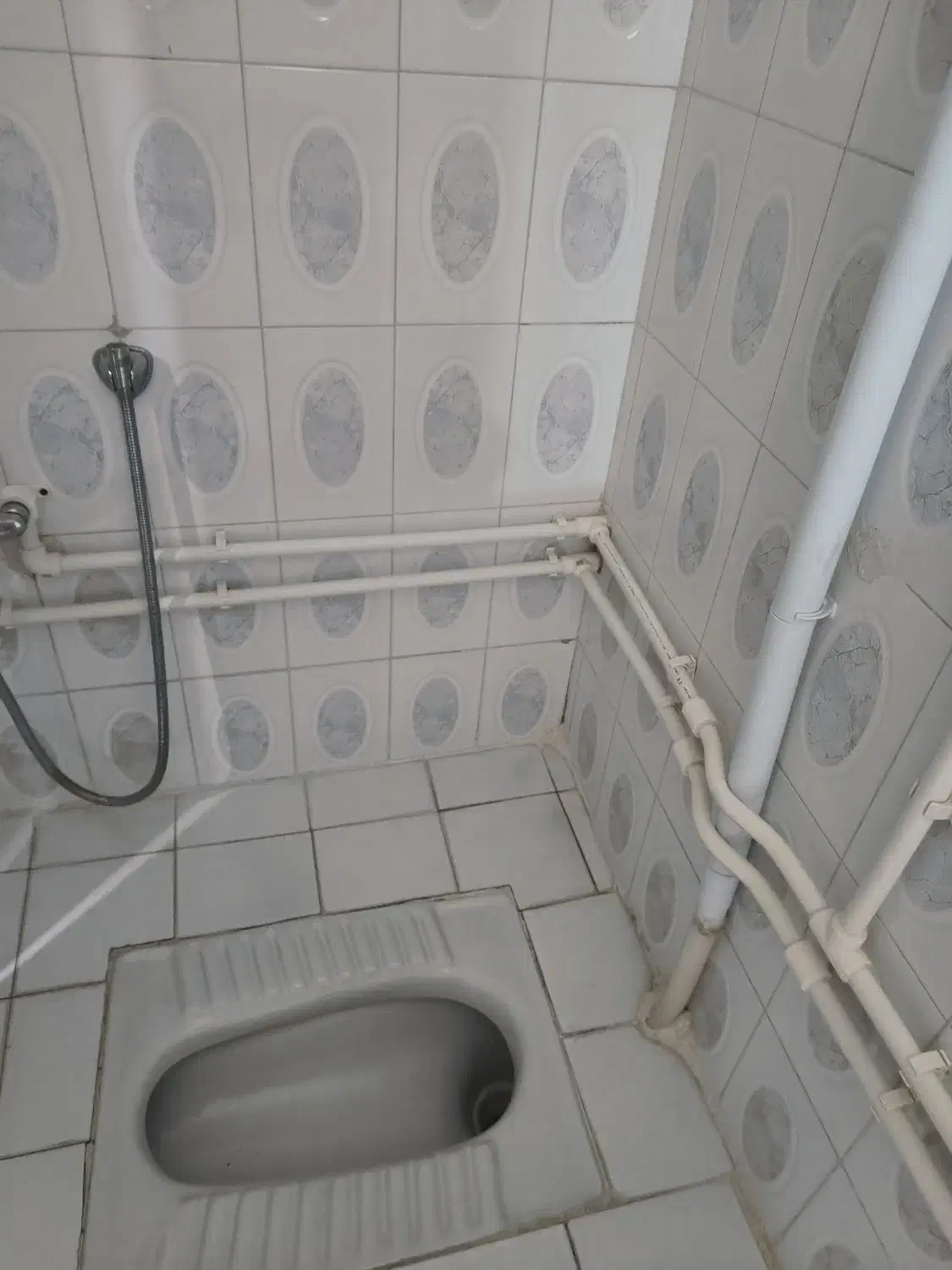 آپارتمان فلکه اول ۱۰۰ متر دو خواب شیک غرق نور