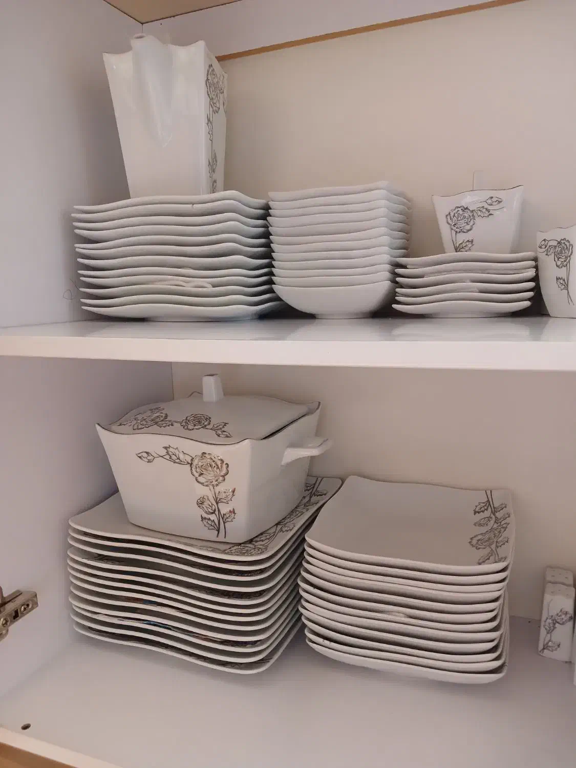 چینی گل برجسته پردیس|ظروف سرو و پذیرایی|سنندج, |دیوار