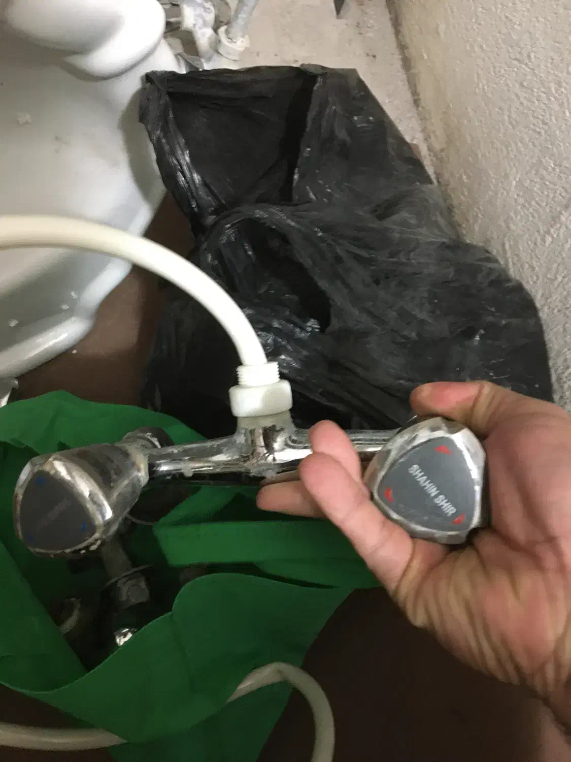 همه شیر الات به فررش میرسد|لوازم سرویس بهداشتی|علی‌آباد کتول, |دیوار