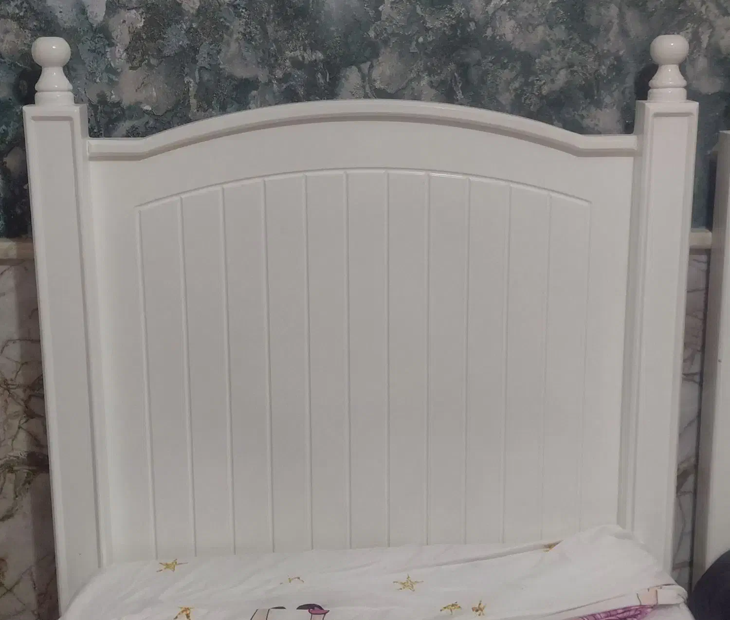 دوعدد تخت نوجوان رنگ سفید در حد نو با تشک|تخت و سرویس خواب|مشهد, اروند|دیوار