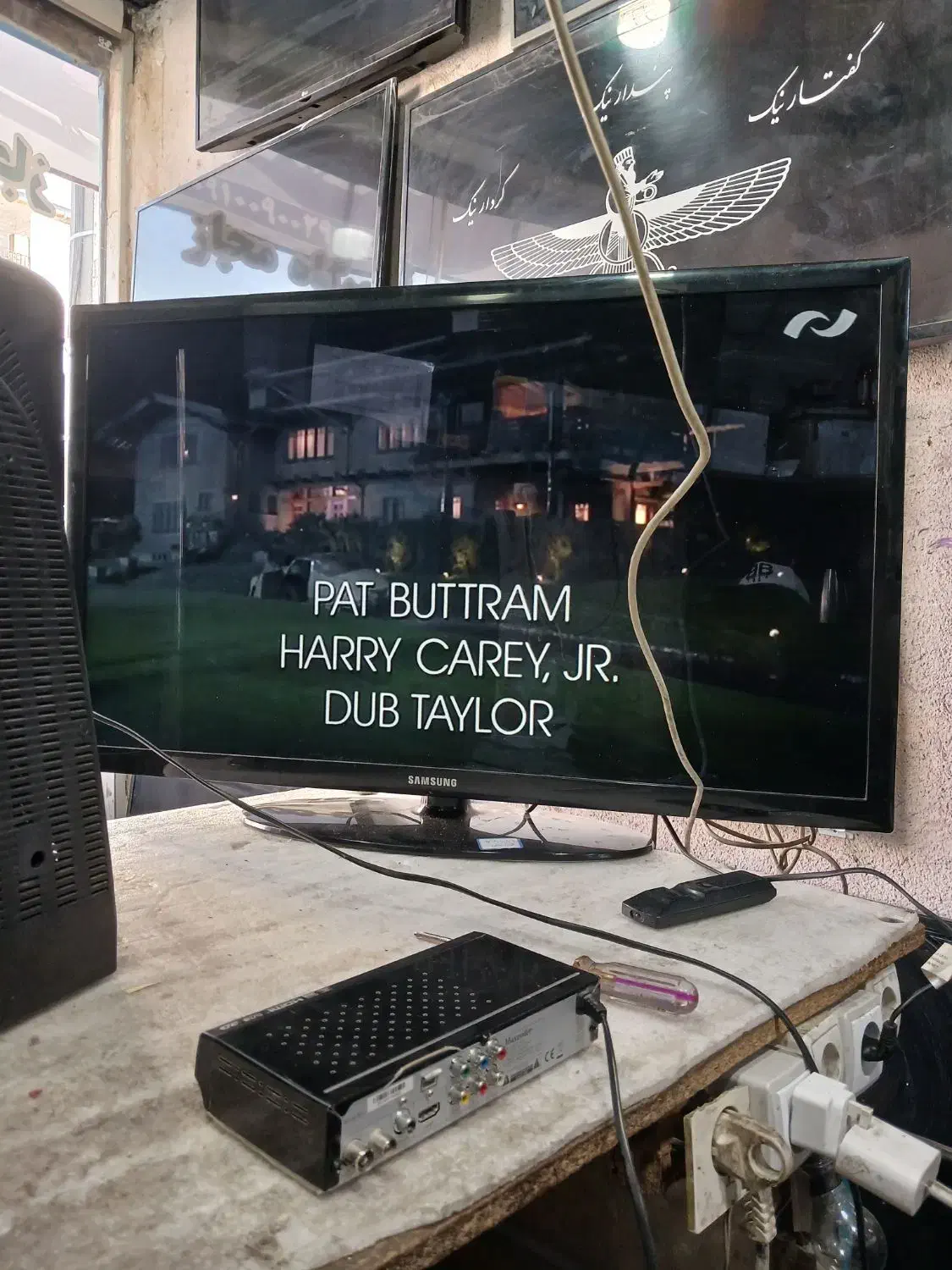 تلویزیون ۴۰ اینچ سامسونگ بسیار تمیز|تلویزیون و پروژکتور|ملایر, |دیوار