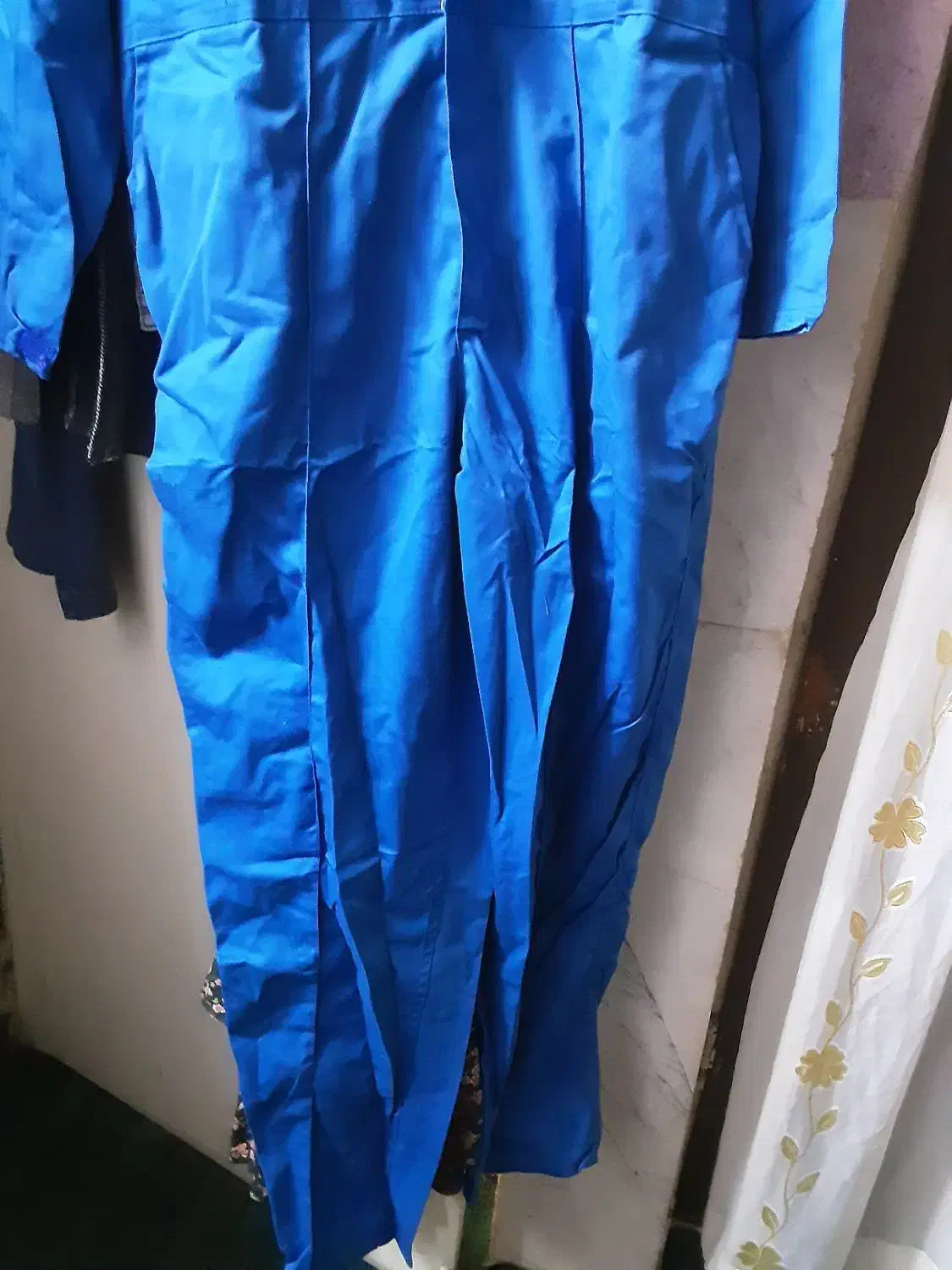 لباس مخصوص کار|لباس|ری, دیلمان|دیوار