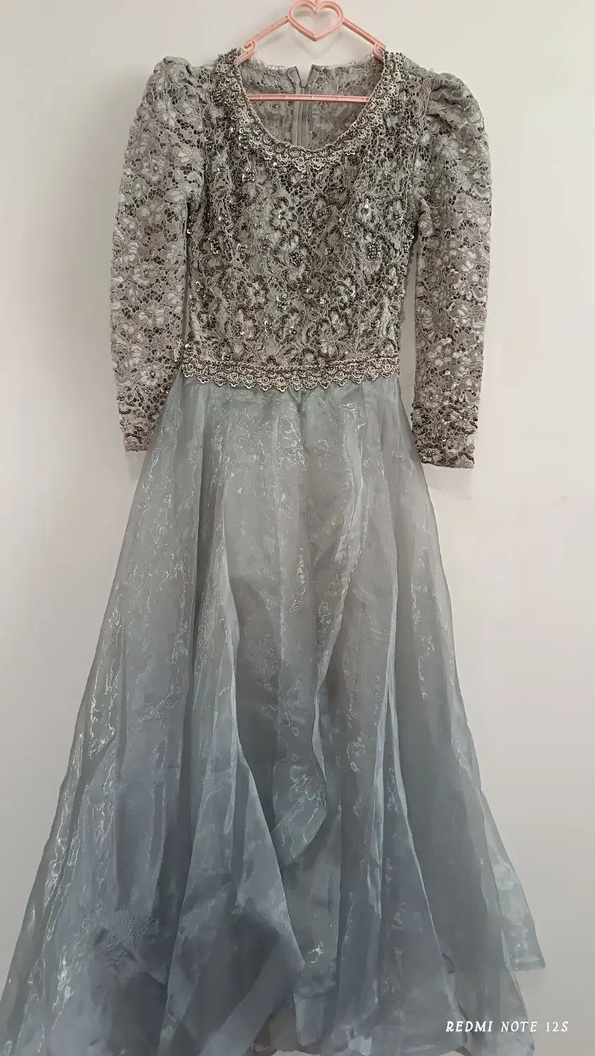 پیراهن مجلسی سنگ دوزی شده|لباس|بروجن, |دیوار