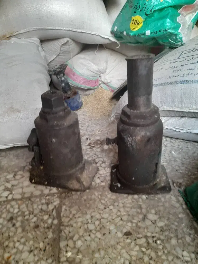 2عدد جک 10تن مفت فروش فوری|قطعات یدکی و لوازم جانبی|کوار, |دیوار