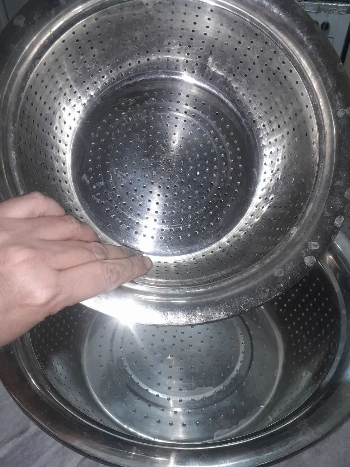 آبکش، صافی استیل در حد نو|آبچکان و نظمدهنده ظروف|تبریز, |دیوار