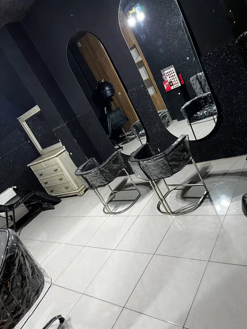 تخفیف اجاره لاین در سالن زیبایی|خدمات آرایشگری و زیبایی|اصفهان, برازنده|دیوار