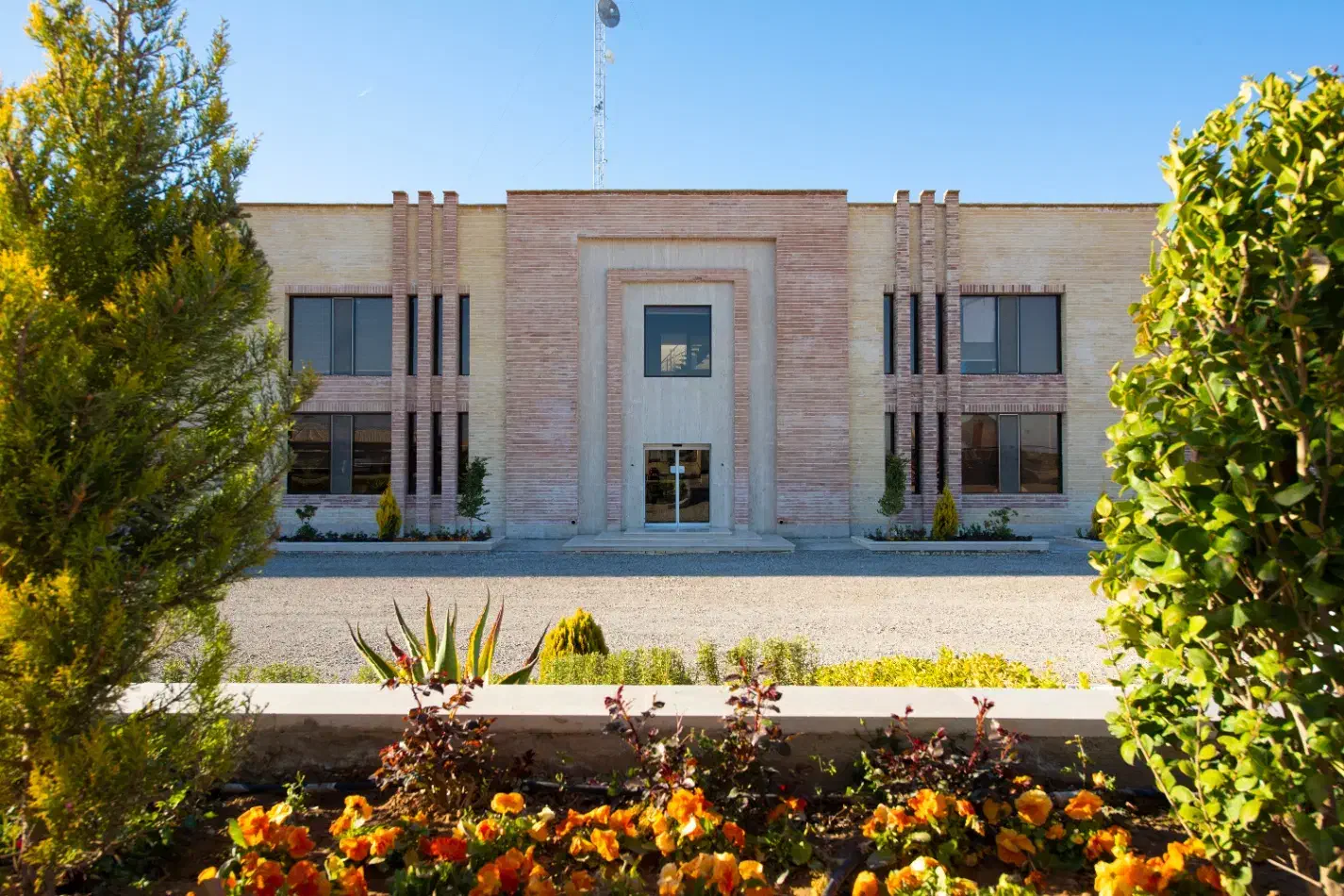 نگهبان|استخدام سرایداری و نظافت|خضر آباد, |دیوار