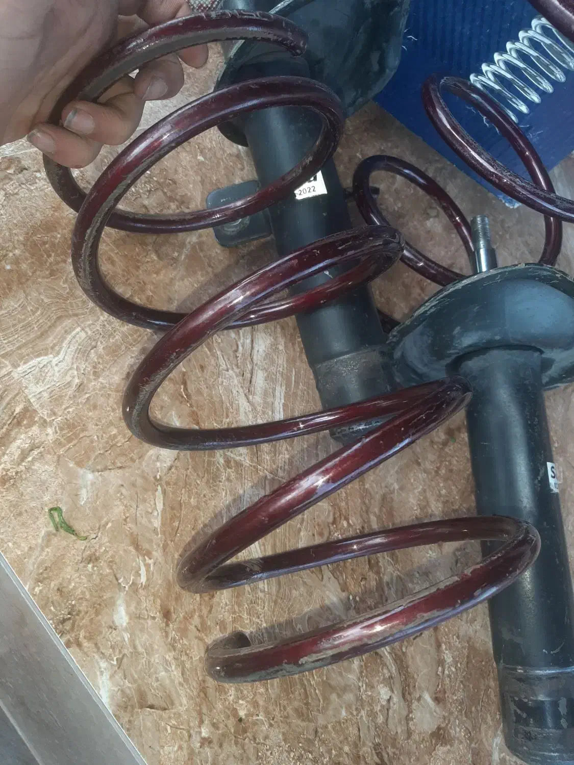 فنر لنزو ۲۰۶ و کمک ۲۰۶ پوسته کوتاه معاوضه میکنم|قطعات یدکی و لوازم جانبی|رشت, حومه رشت|دیوار