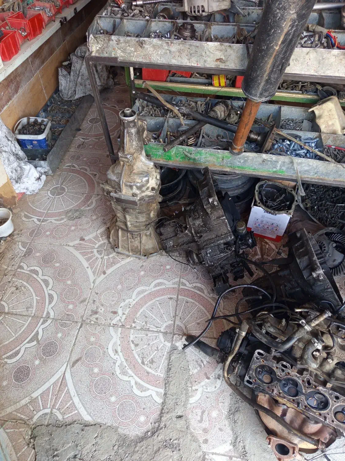 گیربکس تویوتا 92پنج دنده|قطعات یدکی و لوازم جانبی|زهک, |دیوار