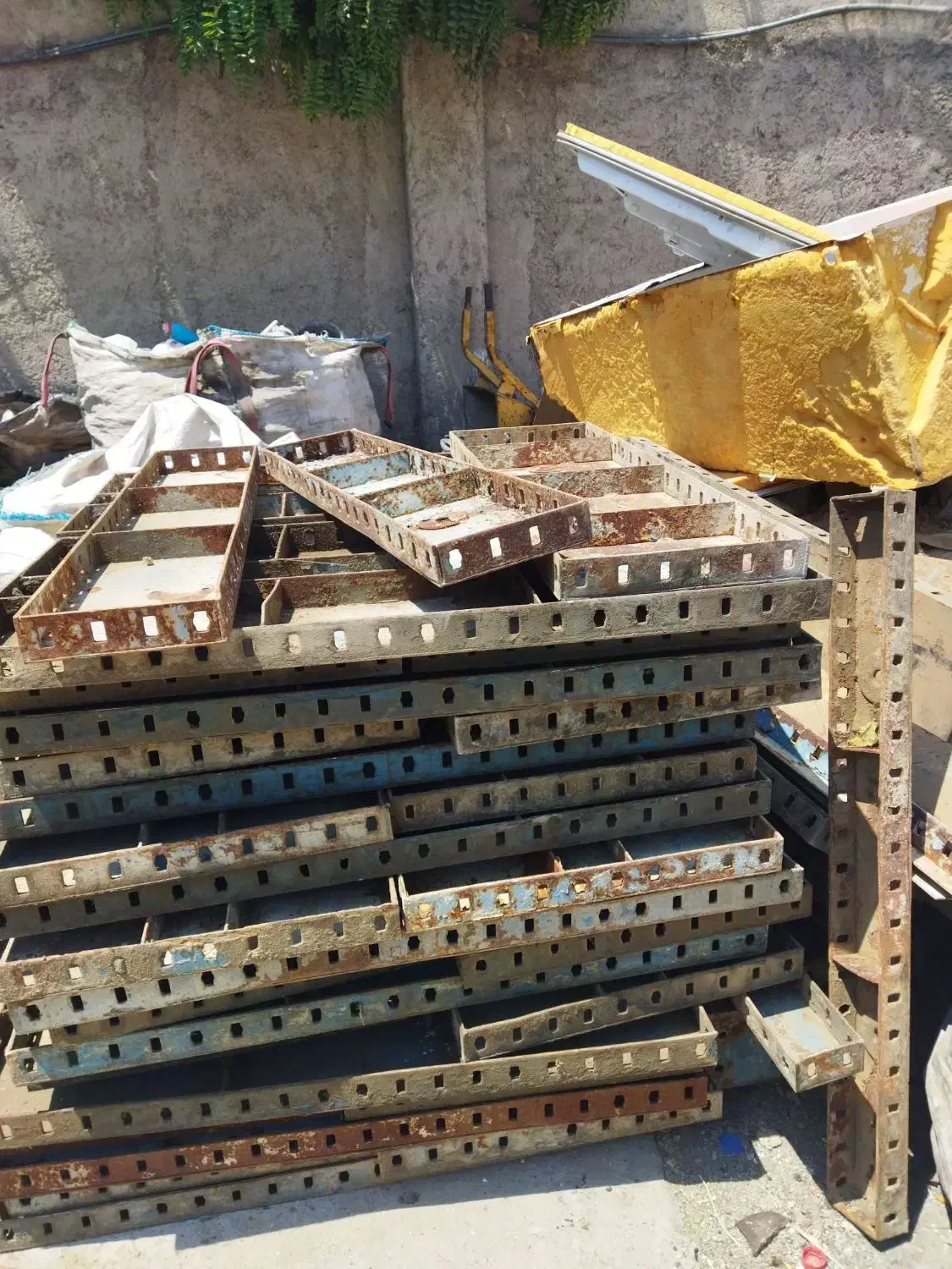 خرید جک و قالب لوله داربست بست آهن ضایعات|خدمات پیشه و مهارت|محمدشهر, شهرک صنعتی زیبادشت|دیوار