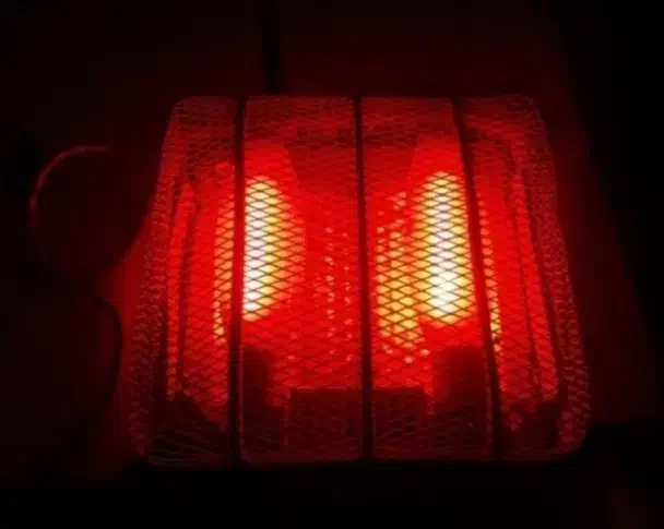 کرسی لامپی ناسیونال ژاپنی و تعدادی جنس آنتیک|کلکسیون اشیاء عتیقه|بومهن, |دیوار