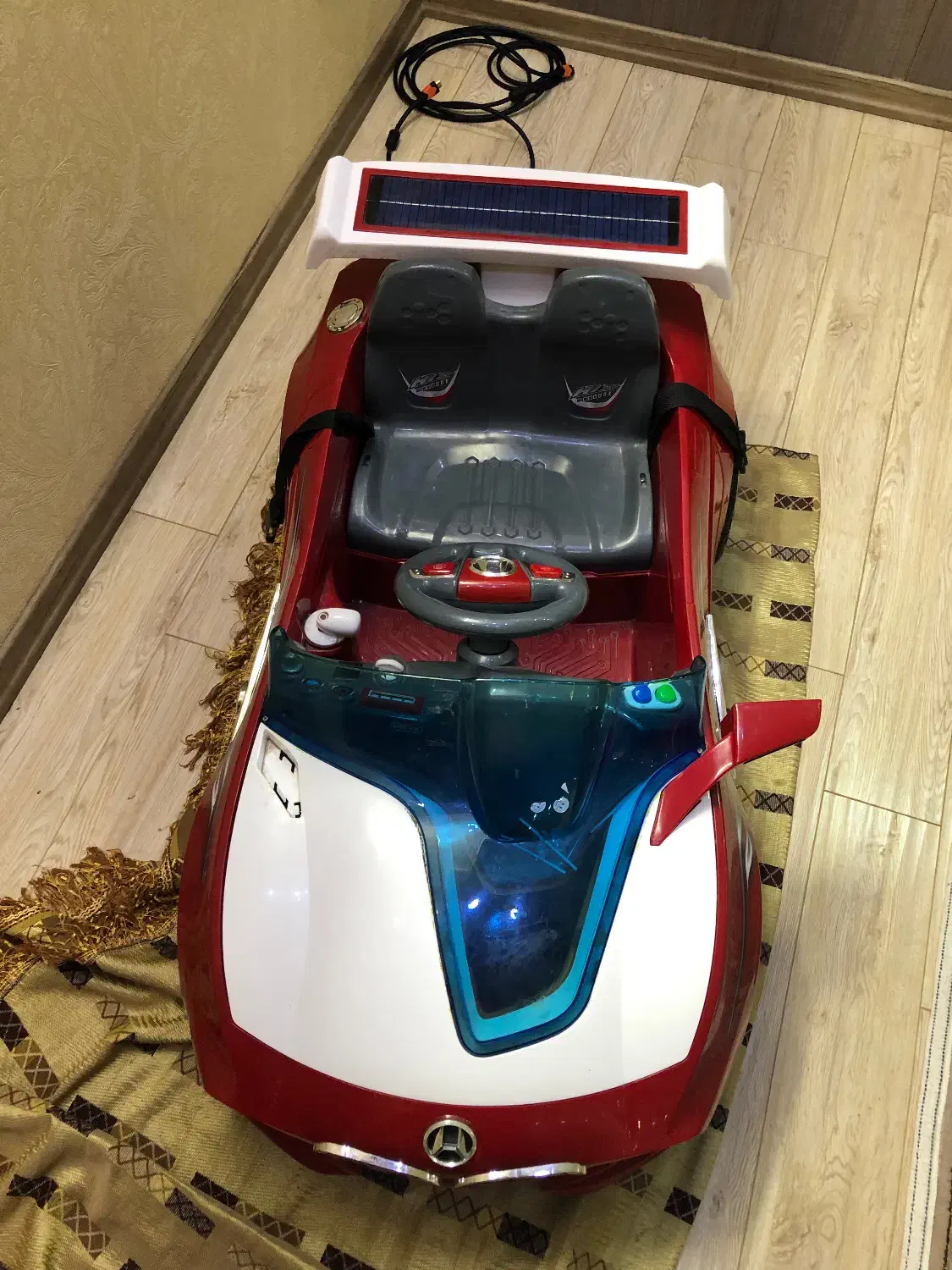 ماشین شارژی|اسباب‌بازی بچه|قم, صفاشهر|دیوار