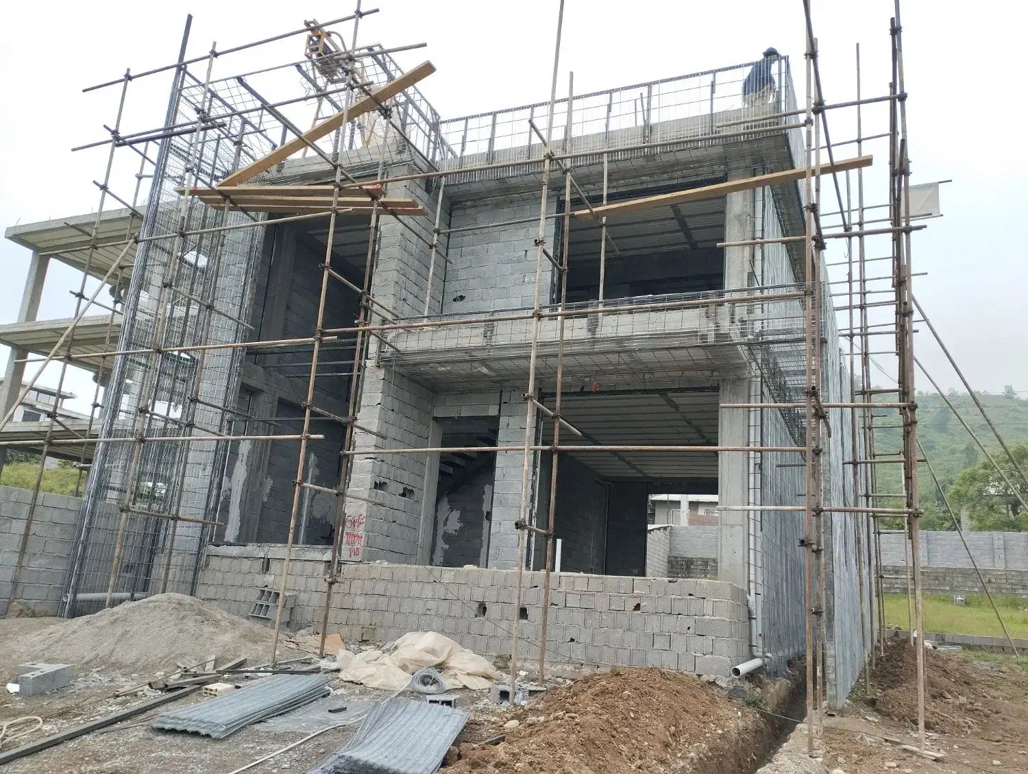 کارگر جوشکاری بالارو|استخدام معماری، عمران و ساختمانی|رامسر, |دیوار