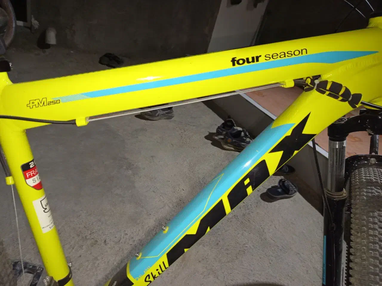 دوچرخه 26|دوچرخه، اسکیت، اسکوتر|آشخانه, |دیوار