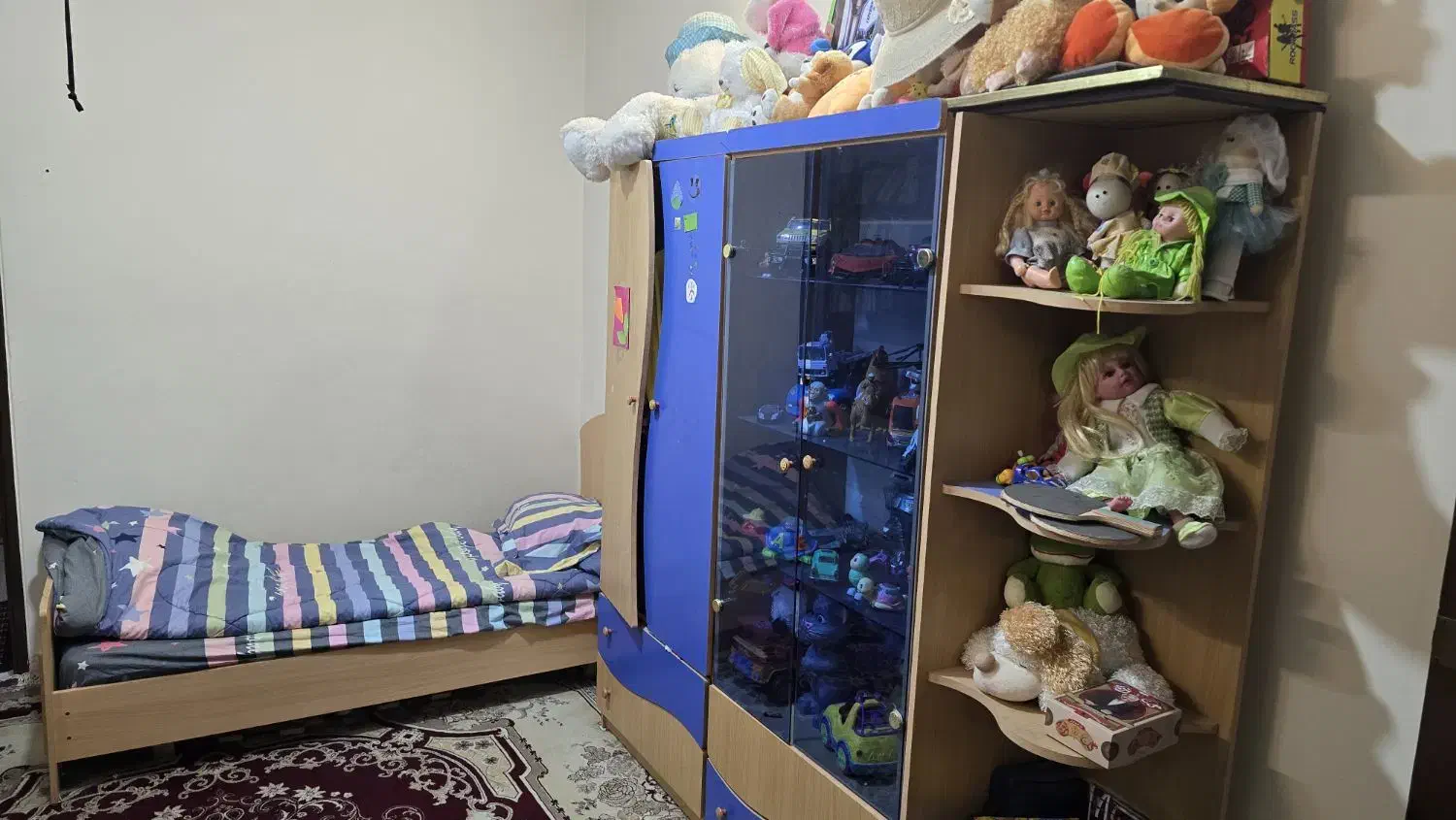 سرویس تخت و کمد نوجوان|تخت و سرویس خواب|یزد, |دیوار