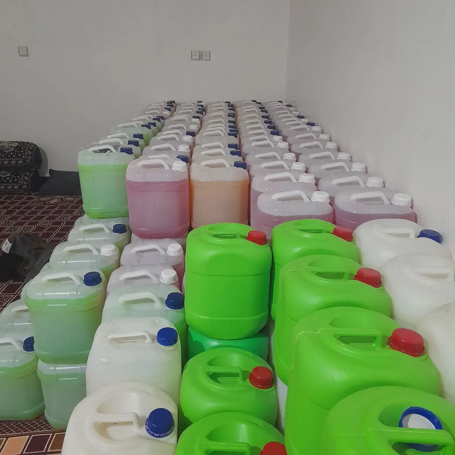 مایع (شوینده)و سفره یکبار مصرف|مواد شوینده و دستمال کاغذی|بهبهان, |دیوار