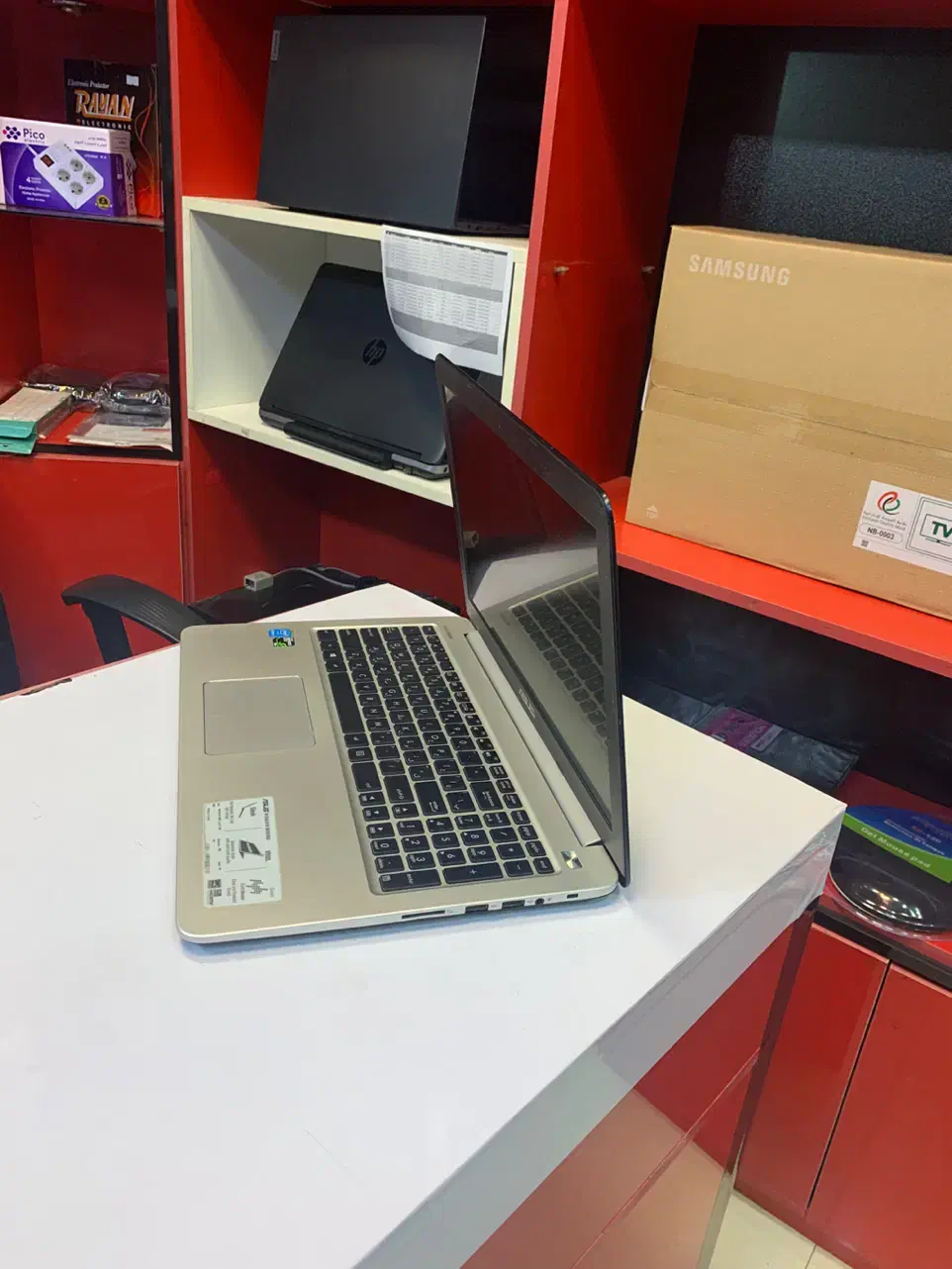 Asus viva book i5 گرافیک مجزا چهار گیگ‌GTX|رایانه همراه|بندر انزلی, سامانسر|دیوار