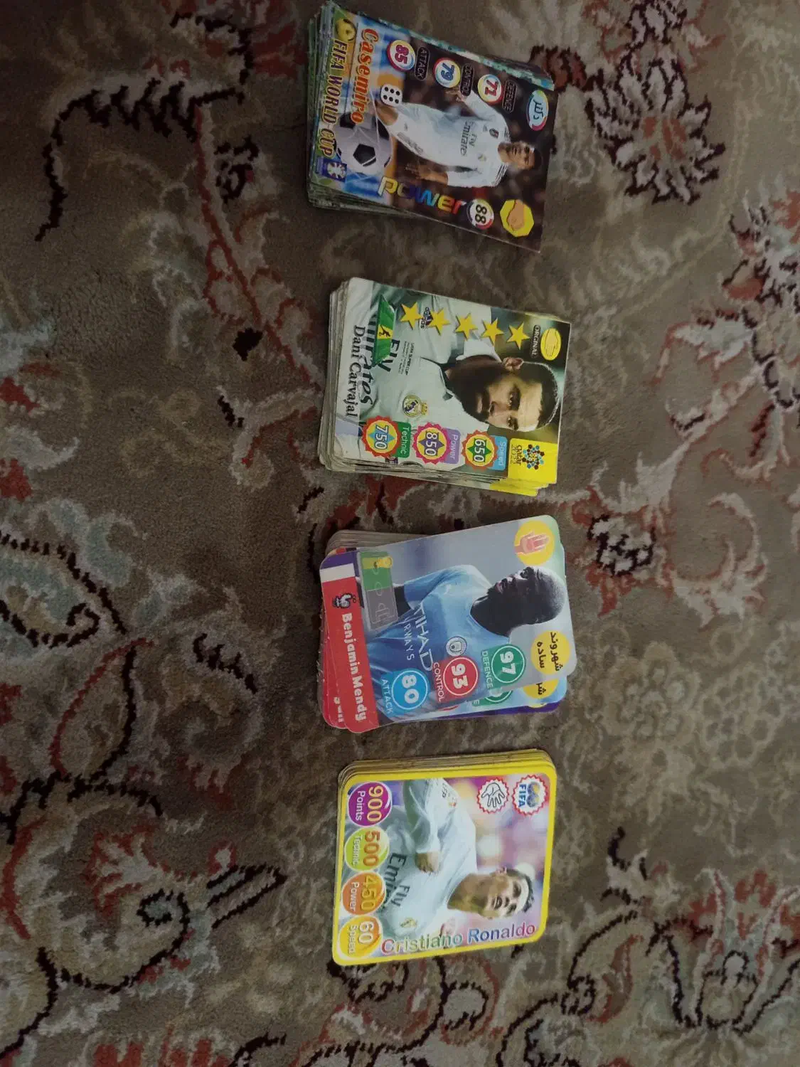 چندین کارت فوتبالی|کلکسیون و سرگرمی|رشت, پیرسرا|دیوار