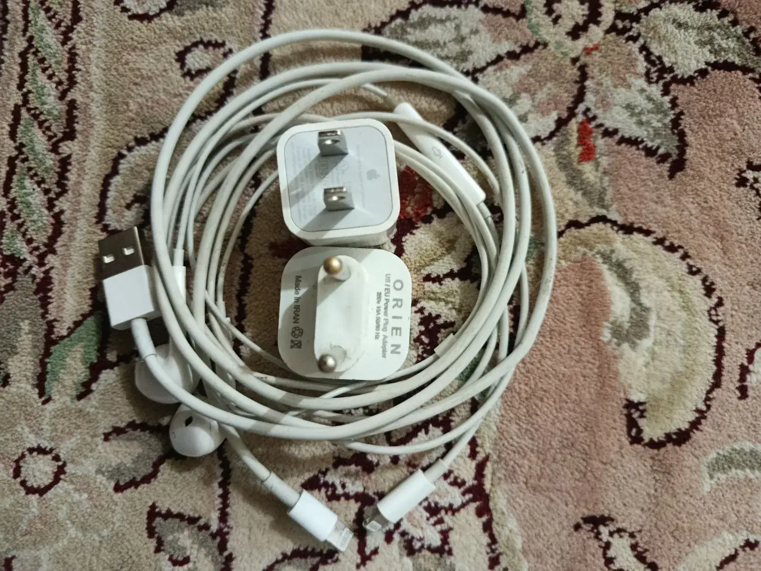 شارژر و هندزفری آیفون سر کارتونی|لوازم جانبی موبایل و تبلت|بیرجند, |دیوار