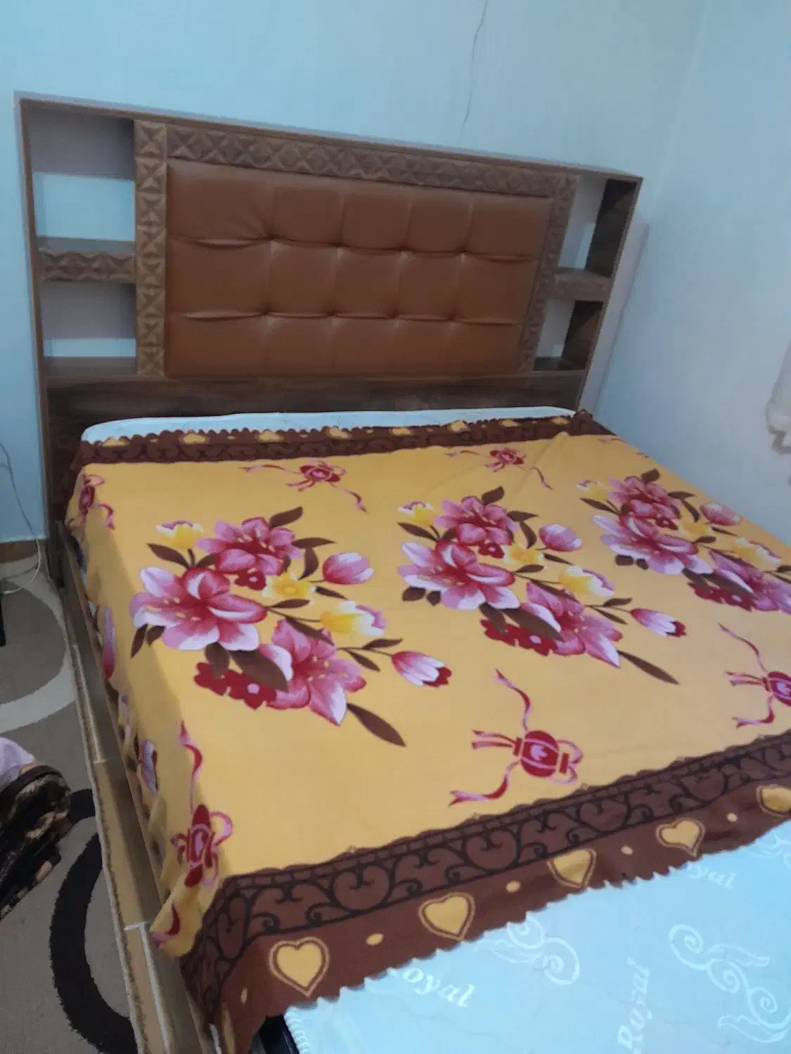 تخت و تشک|تشک تختخواب|رشت, حومه رشت|دیوار