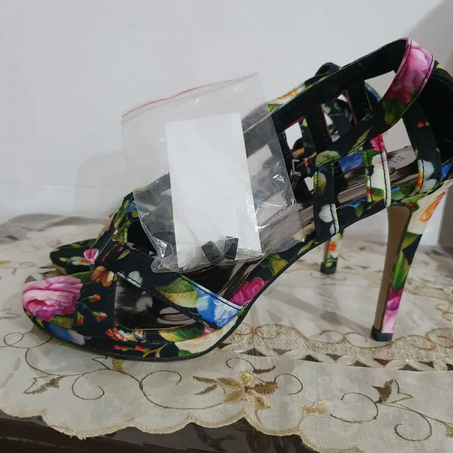 کفش مجلسی|کیف، کفش، کمربند|مشکین‌دشت, |دیوار