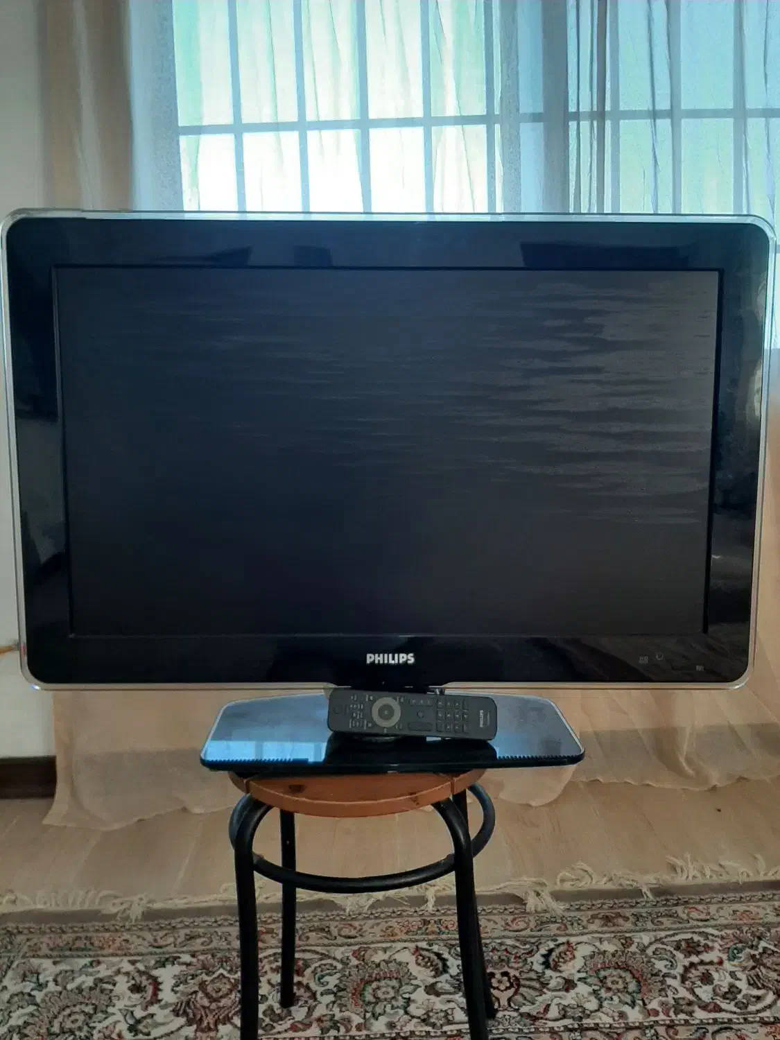 تلویزیون ۳۲ اینچ فیلیپس با کنترل|تلویزیون و پروژکتور|چالوس, |دیوار