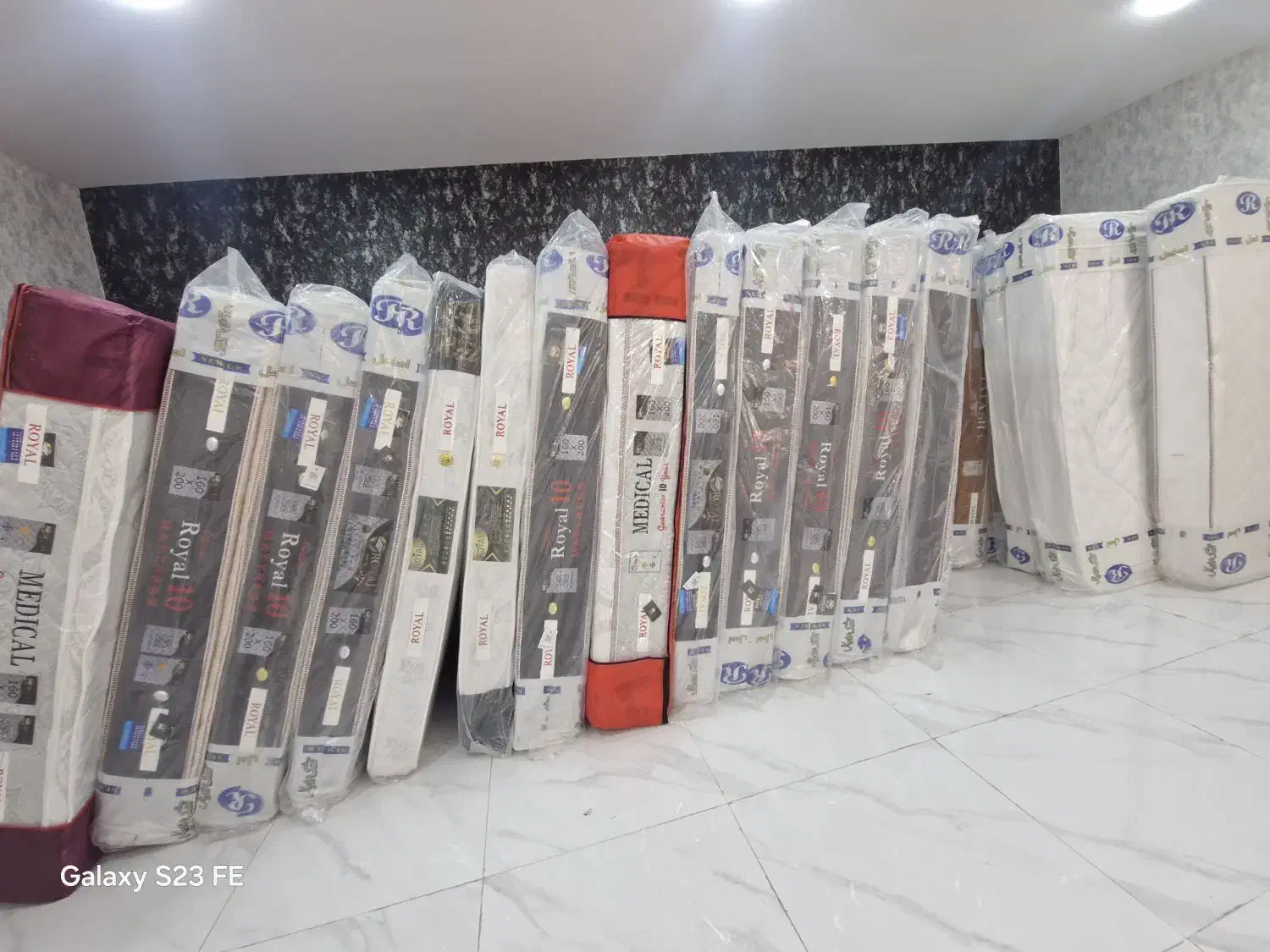 تشک رویال و خوشخواب|تشک تختخواب|صدرا-فارس, فاز ۱|دیوار