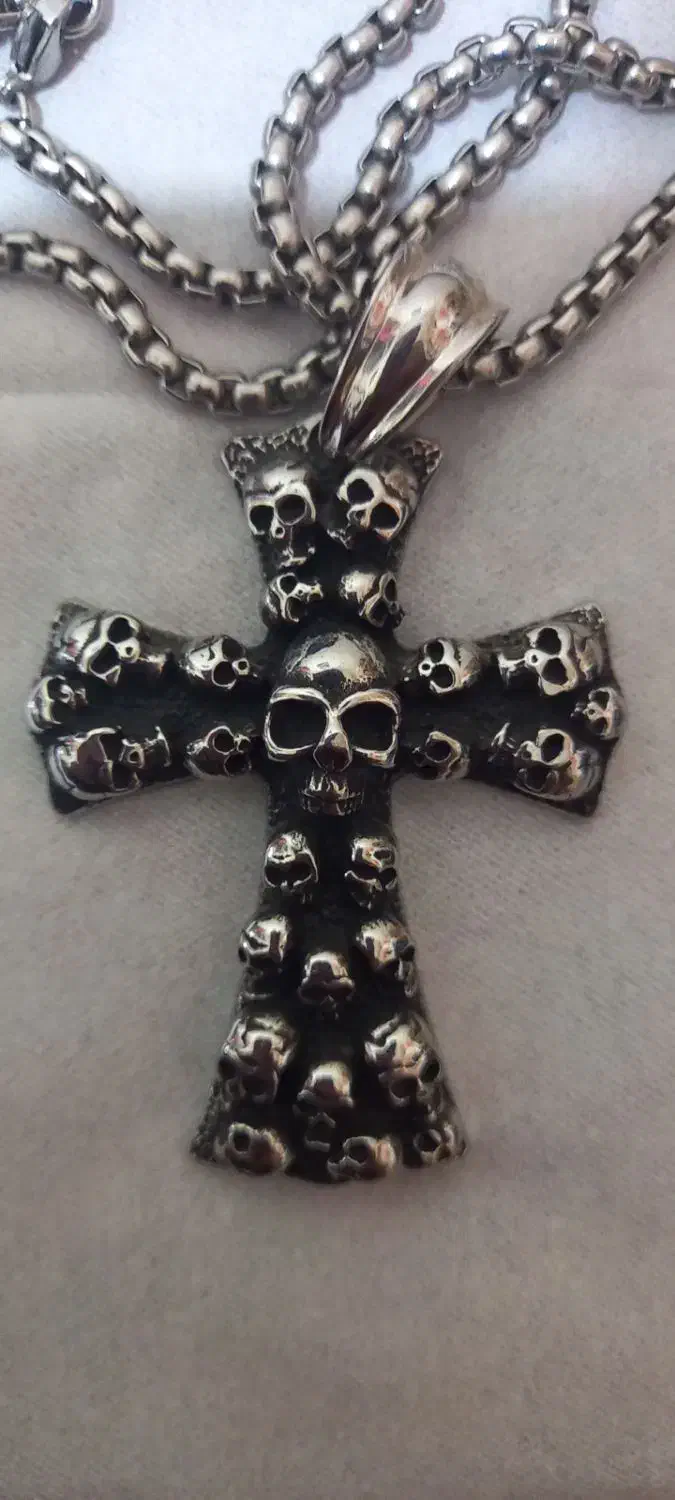 چند عدد زنجیر و پلاک استیل و خاص به شرط رنگ ثابت|بدلیجات|کاشان, باغ ماجد|دیوار