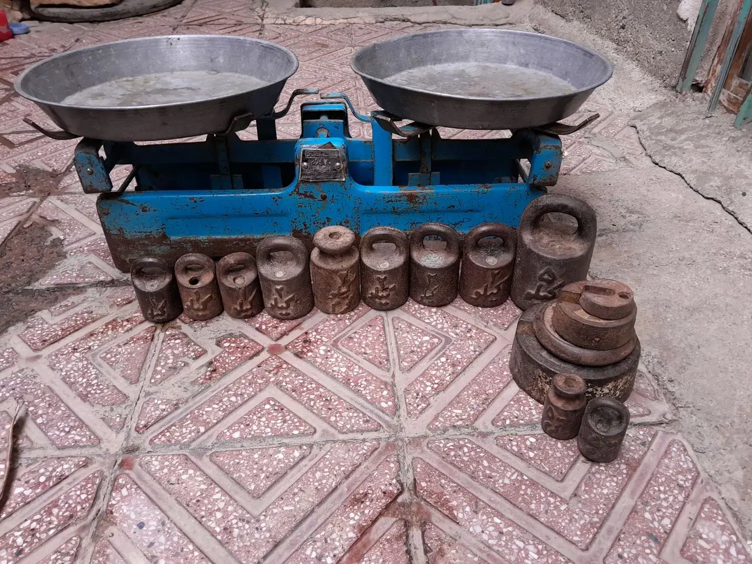 ترازو سنگی سالم|فروشگاه و مغازه|همدان, |دیوار