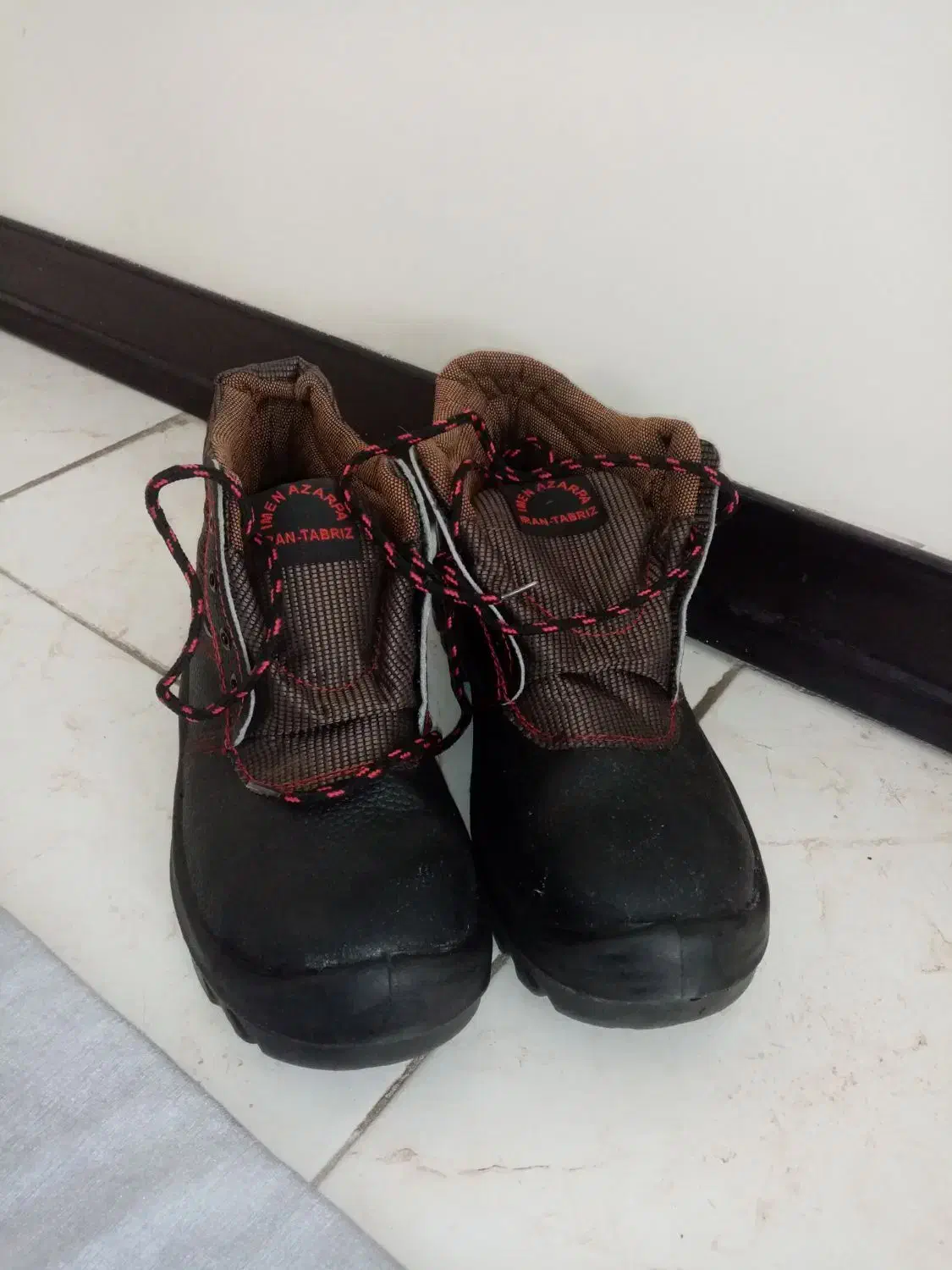 کفش ایمنی کاملا نو نو سایز 42|کیف، کفش، کمربند|اندیشه, اندیشه فاز ۵|دیوار