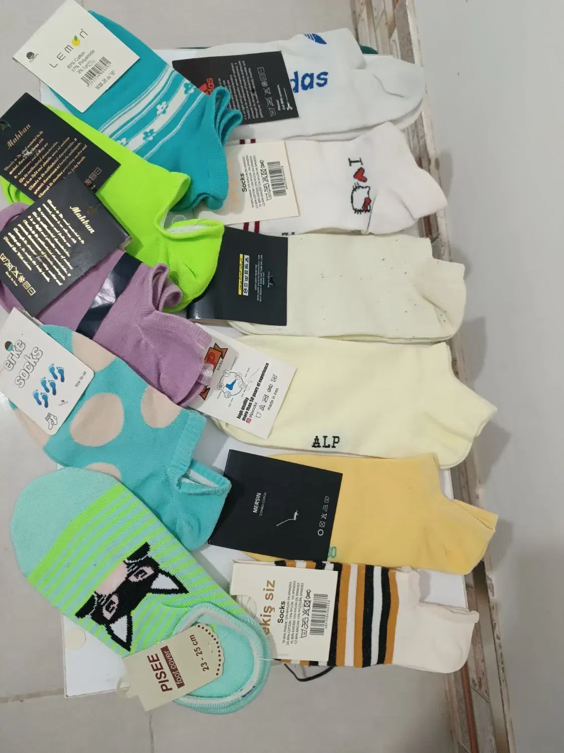 تعداد جفت جفت جوراب ۱۵ ت|لباس|زاهدان, |دیوار