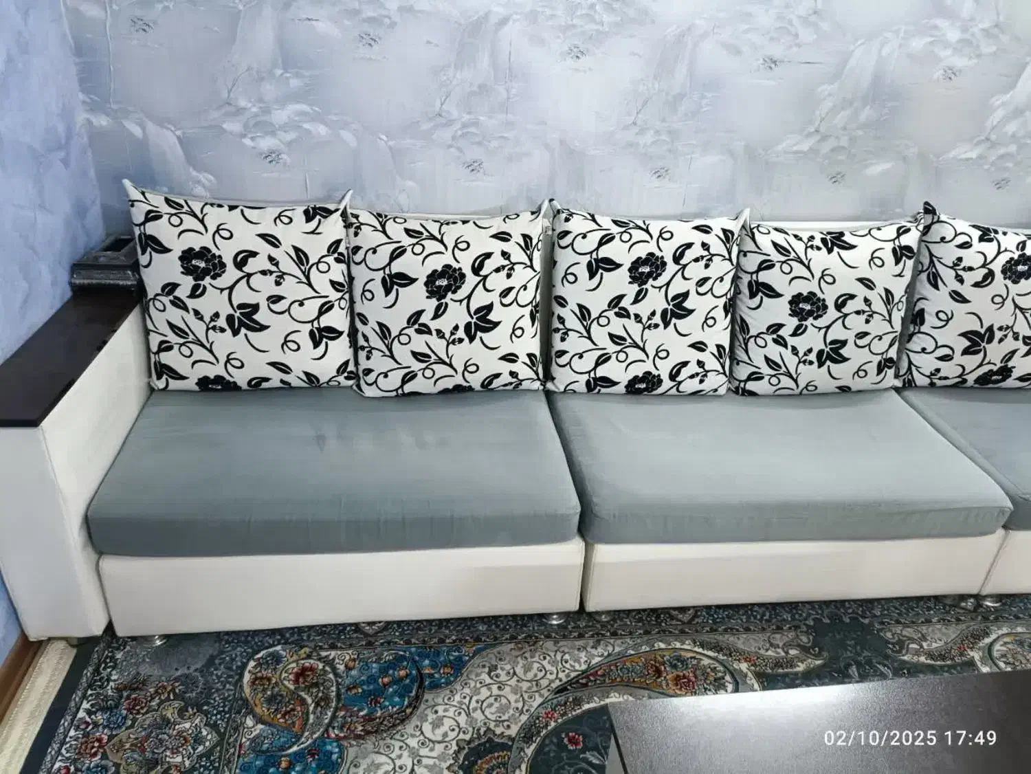 مبل 8 نفره کاملا سالم بدون پارگی و خرابی|مبلمان خانگی و میز عسلی|مشهد, شهرک مهرگان|دیوار