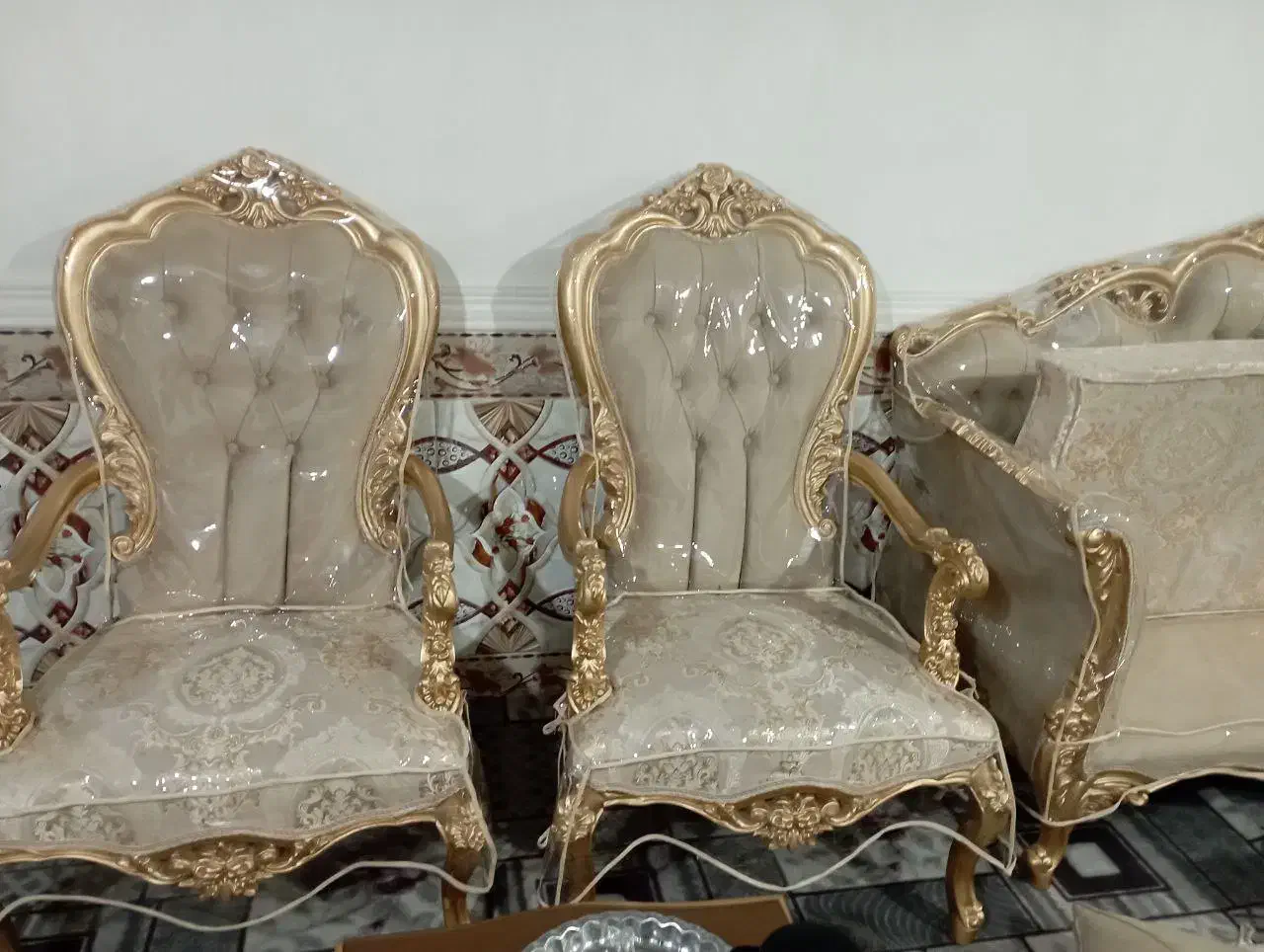 دوخت انواع کاور مبل پارچه ای و ژله‌ای(طلقی)|مبلمان خانگی و میز عسلی|گرگان, |دیوار