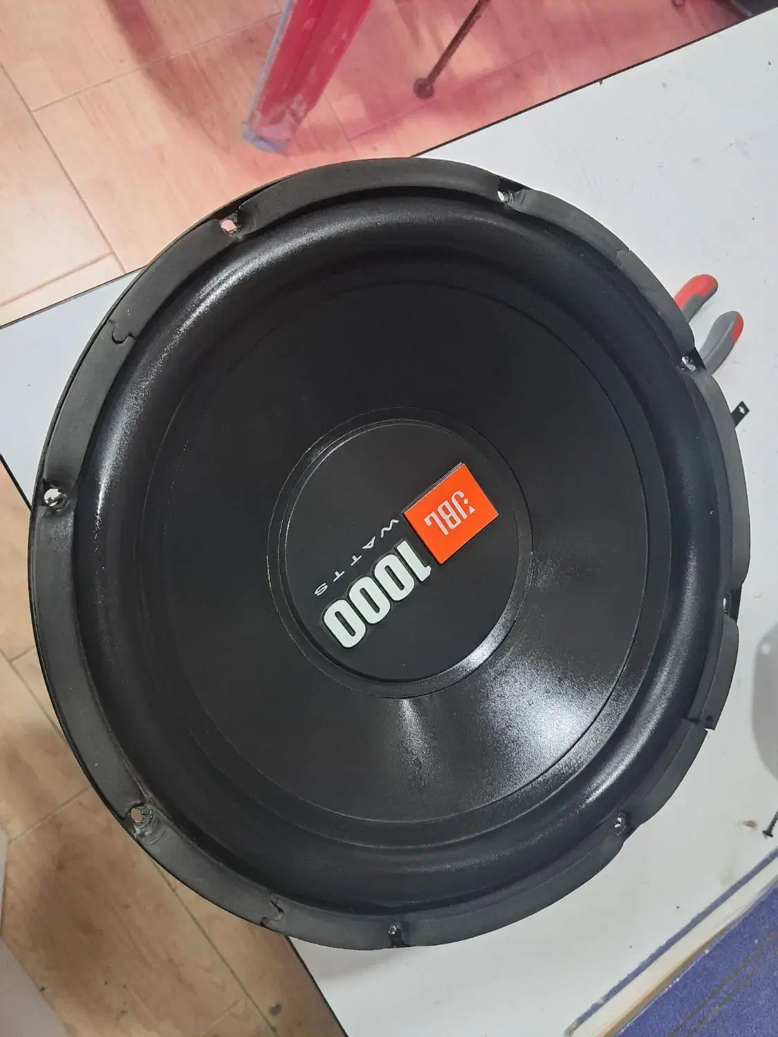 ساب|صوتی و تصویری|آشخانه, |دیوار