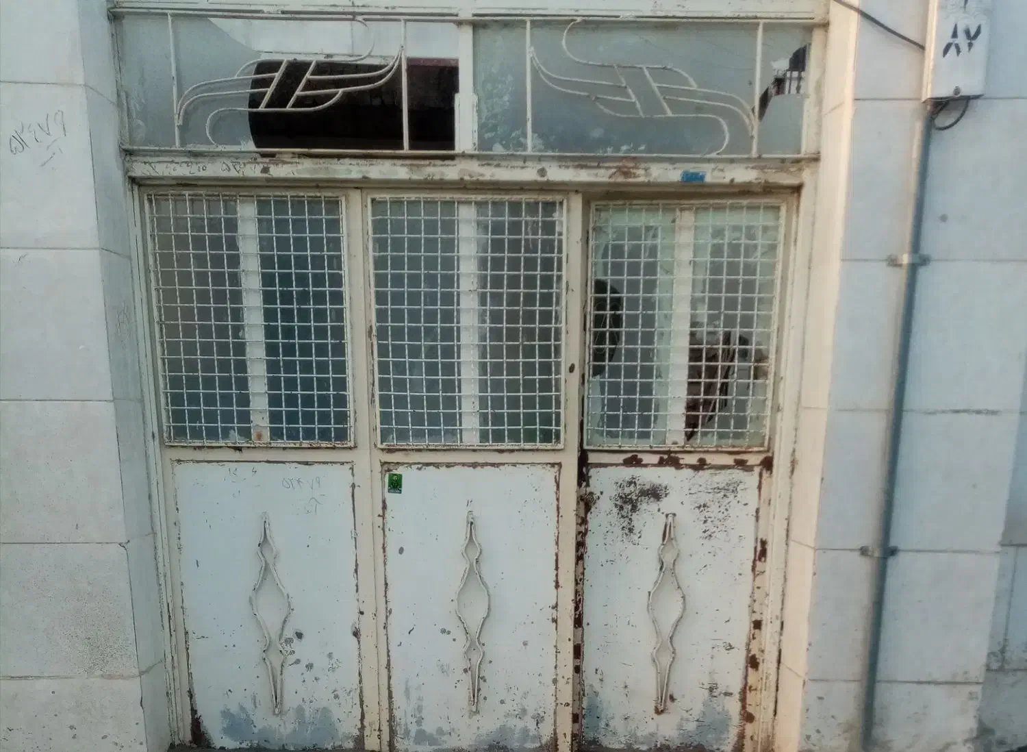 درب حیاط|مصالح و تجهیزات ساختمان|سبزوار, شرق کال جنوبی (شمس آبادی)|دیوار