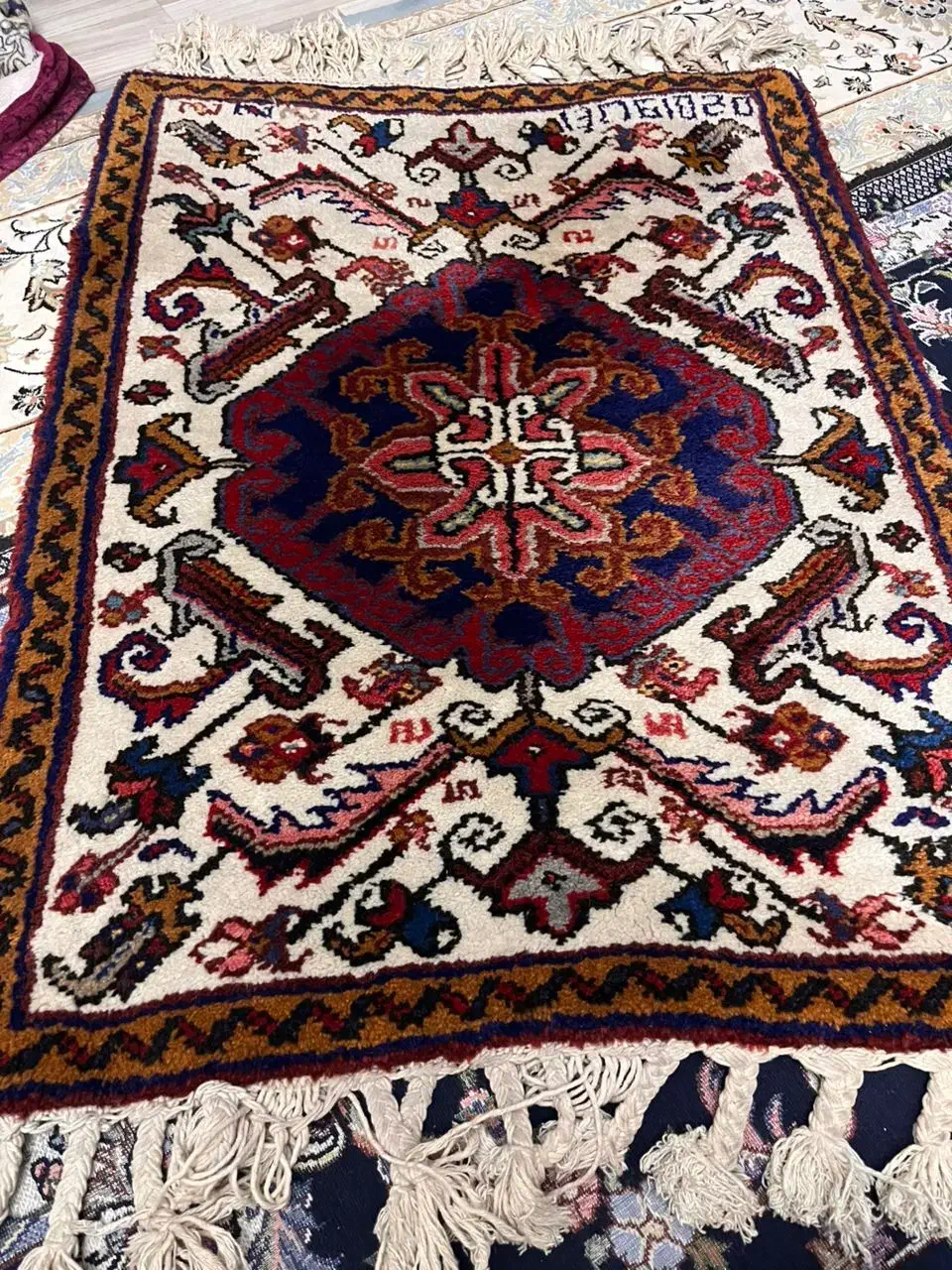 فرش دست بافت هریس اذربایجان شرقی|فرش|آفتاب, |دیوار