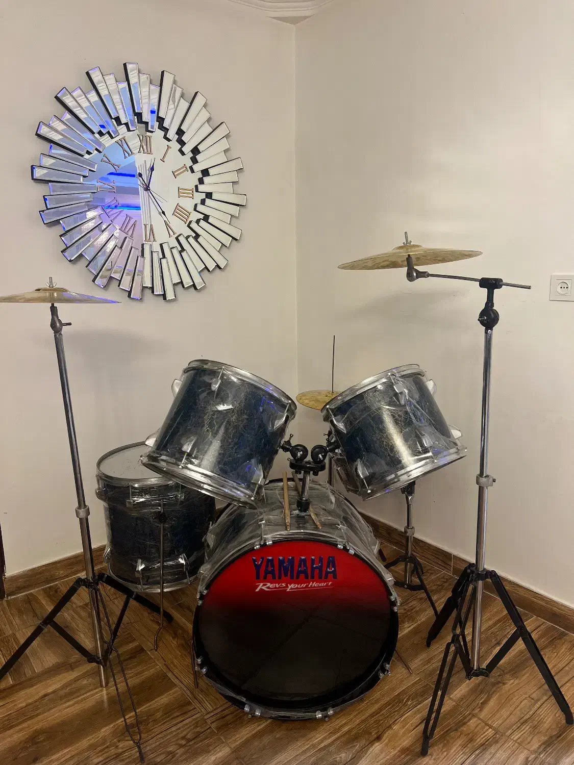 یاماها|درام و پرکاشن|بابلسر, |دیوار