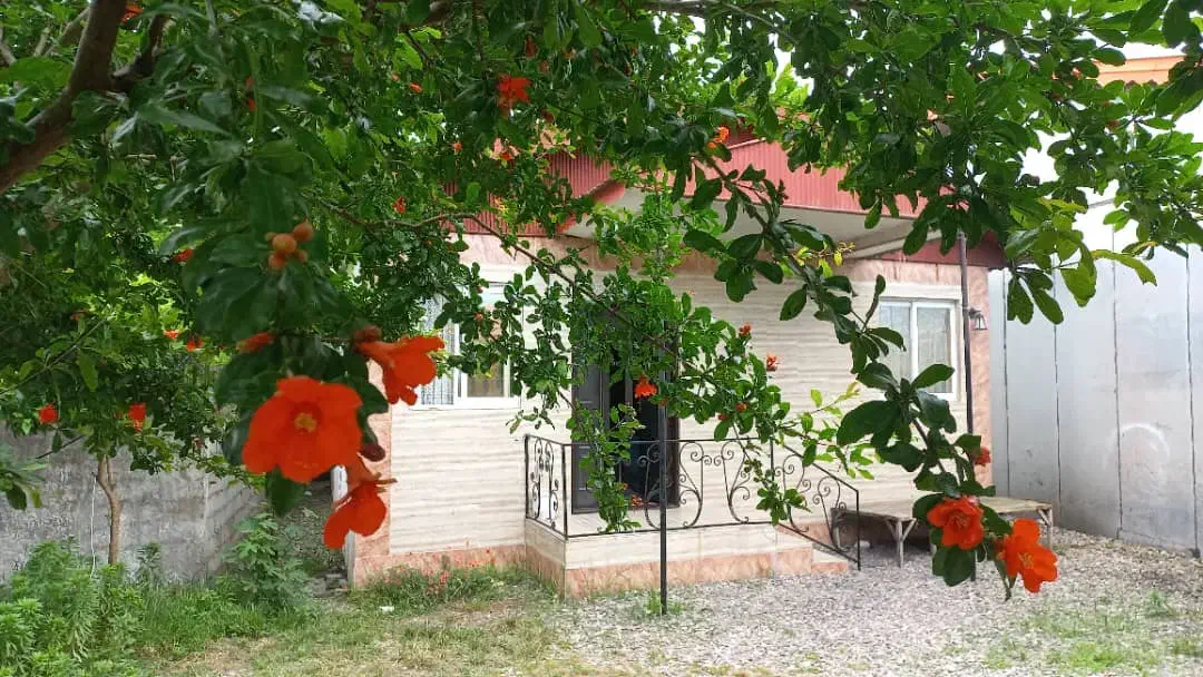 ویلا دوخوابه دربست حیاط بزرگ امکانات کامل.فقط امشب|اجارهٔ کوتاه‌مدت آپارتمان و سوئیت|بندر انزلی, طالب آباد|دیوار