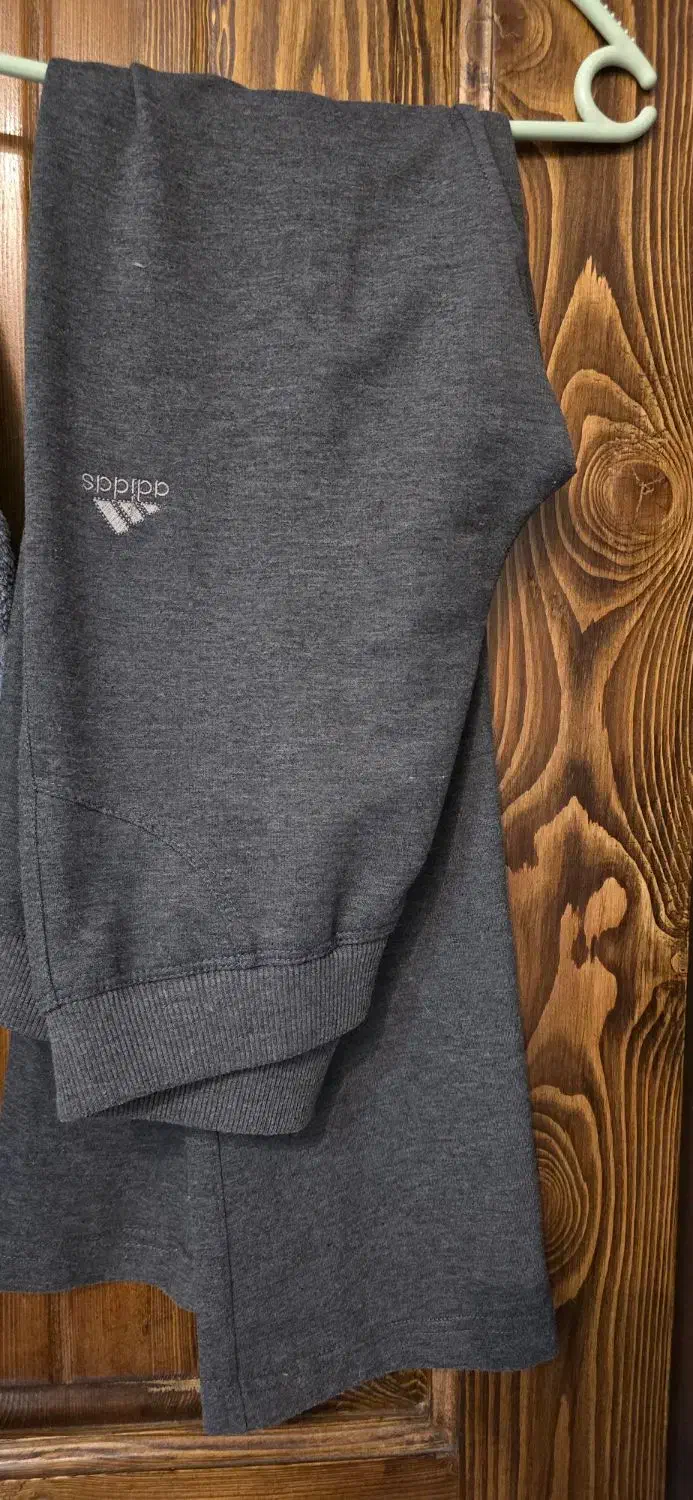 ست ورزشی|لباس|ساری, |دیوار