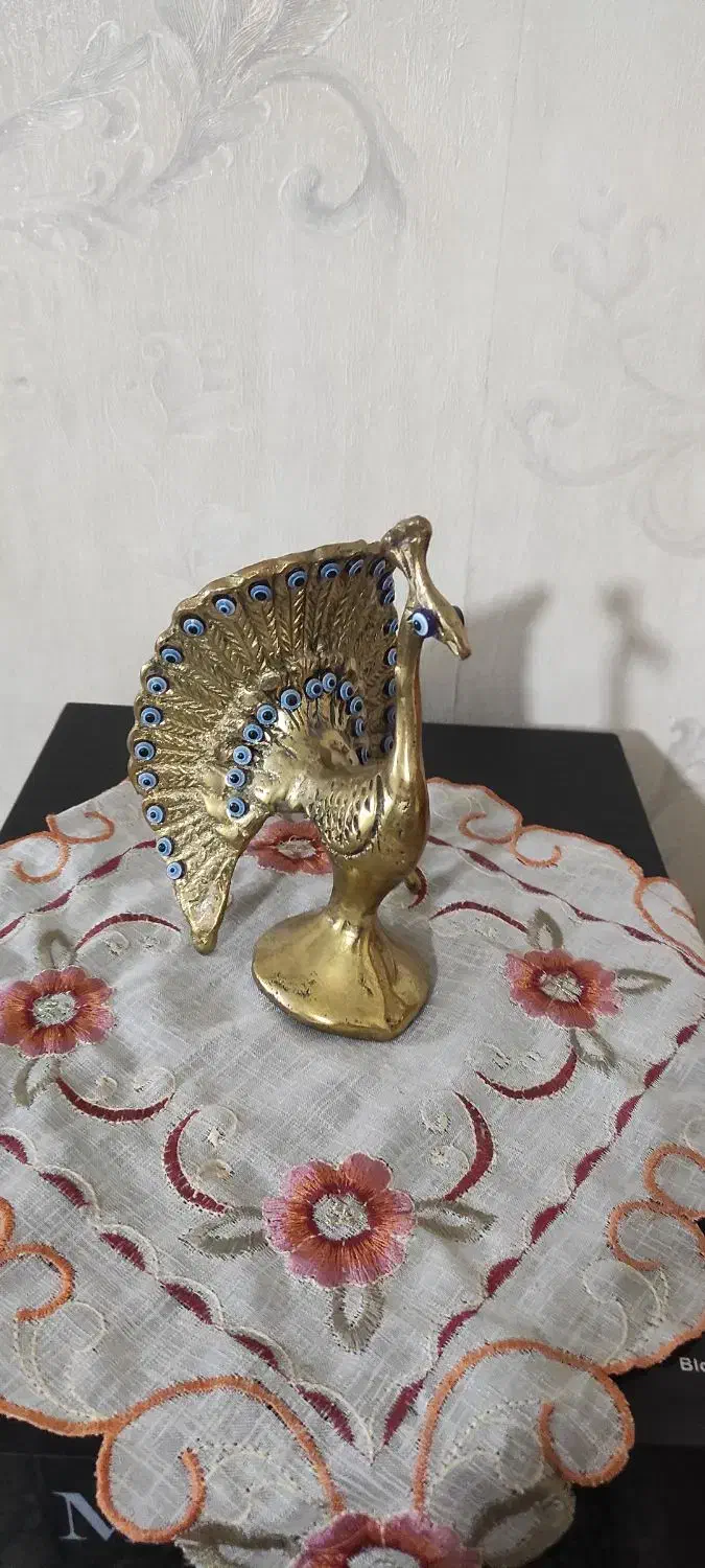 طاووس برنجی چشم نظر|کلکسیون اشیاء عتیقه|پاکدشت, پاکدشت (مامازند)|دیوار