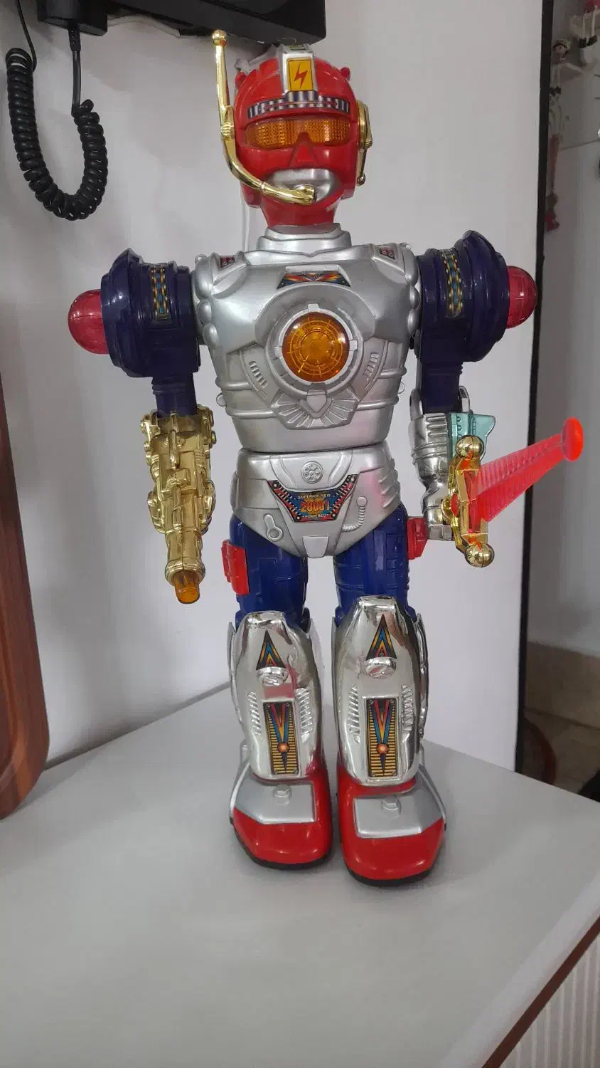 اسباب بازی ادم اهنی|اسباببازی|رشت, نیروی دریایی|دیوار